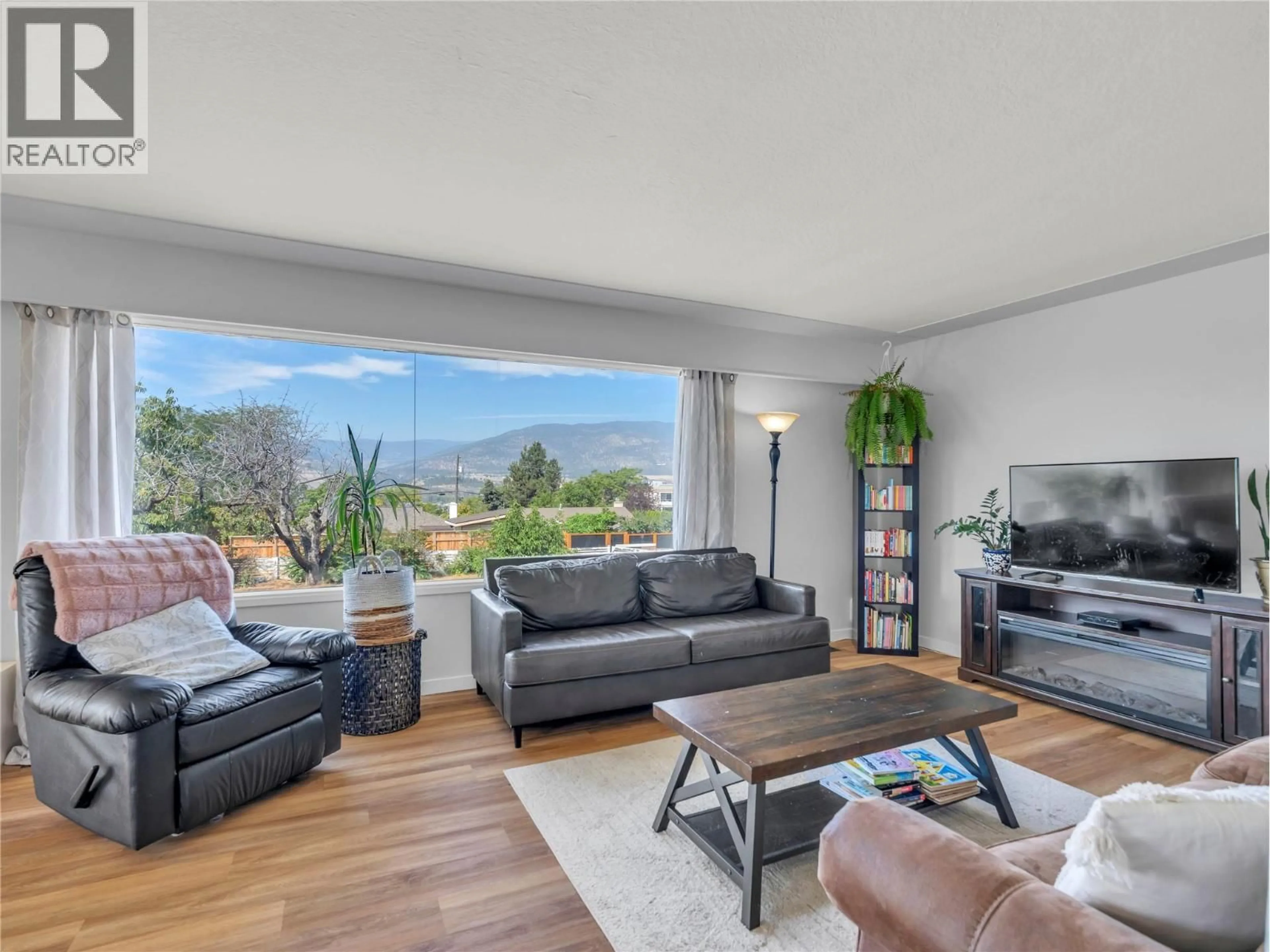 Living room with furniture, unknown for 1477 CARMI DRIVE, Penticton British Columbia V2A4R9