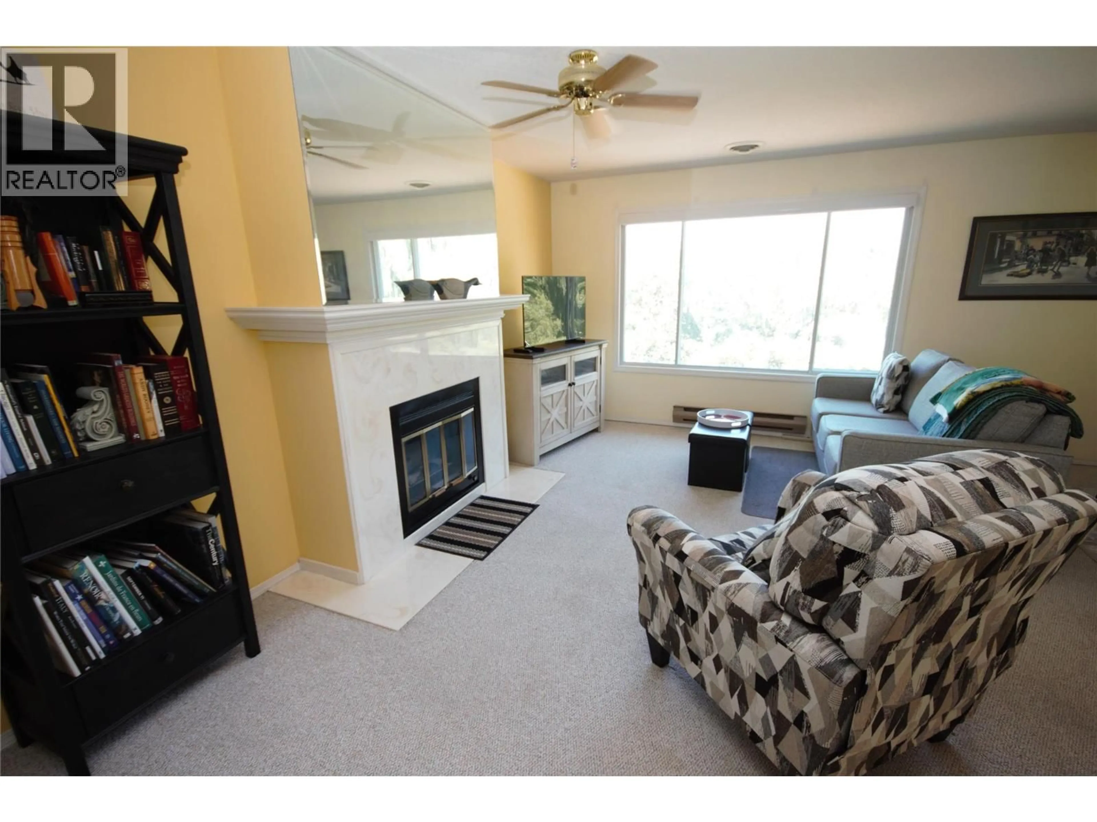 Living room with furniture, unknown for 202 - 320 BRANDON AVENUE, Penticton British Columbia V2A3S8