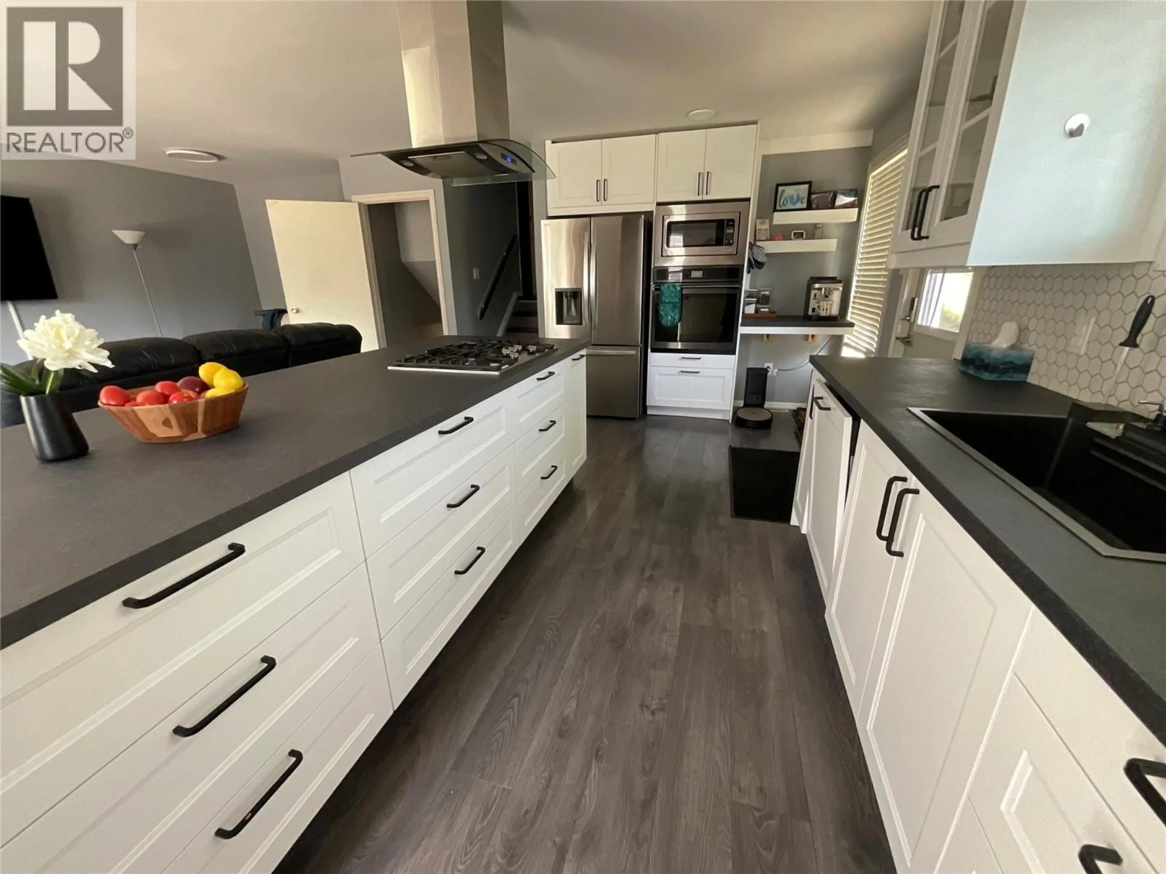 Contemporary kitchen, unknown for 443 BERGERON DRIVE, Tumbler Ridge British Columbia V0C2W0