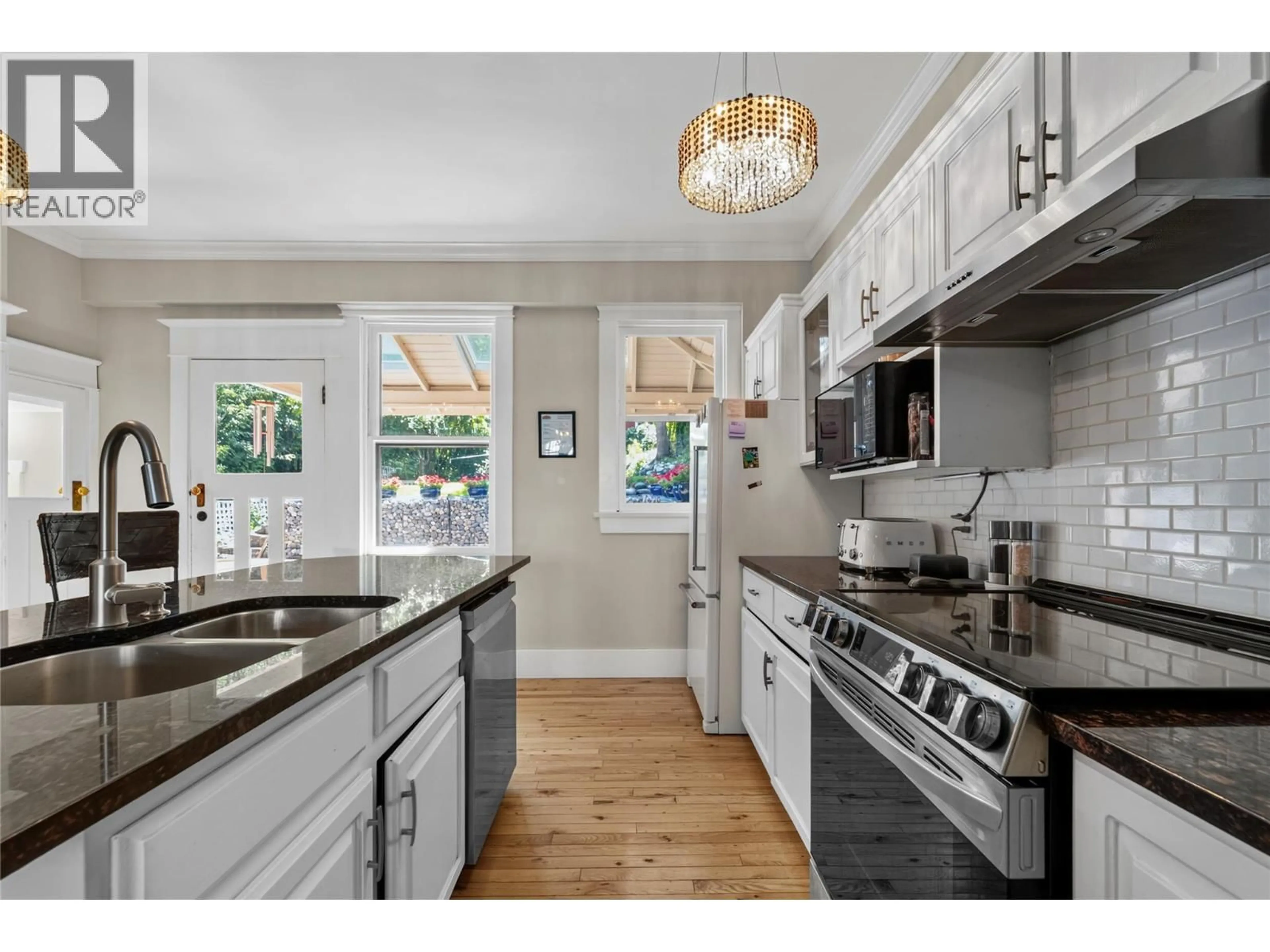 Open concept kitchen, unknown for 179 BATTLE ST W STREET, Kamloops British Columbia V2C1G8
