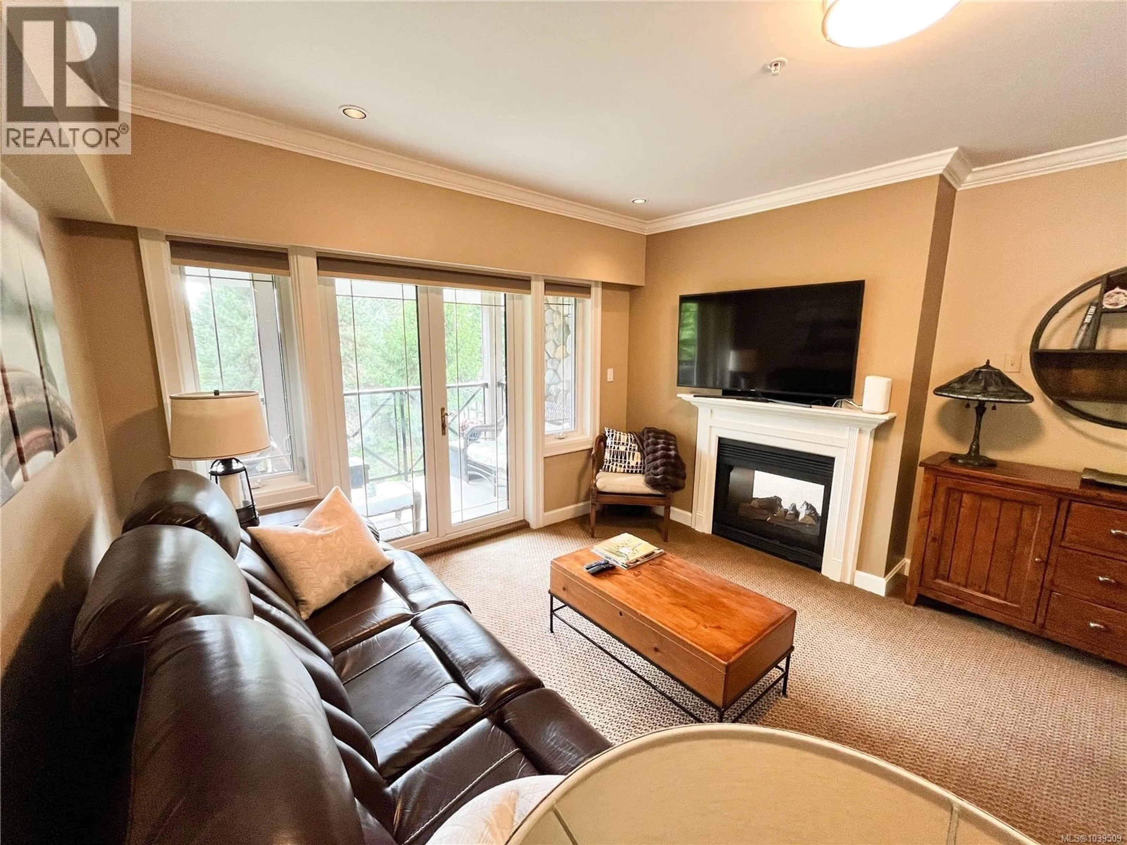 Living room with furniture, unknown for 206 - 2326 HARBOUR ROAD, Sidney British Columbia V8L2P8