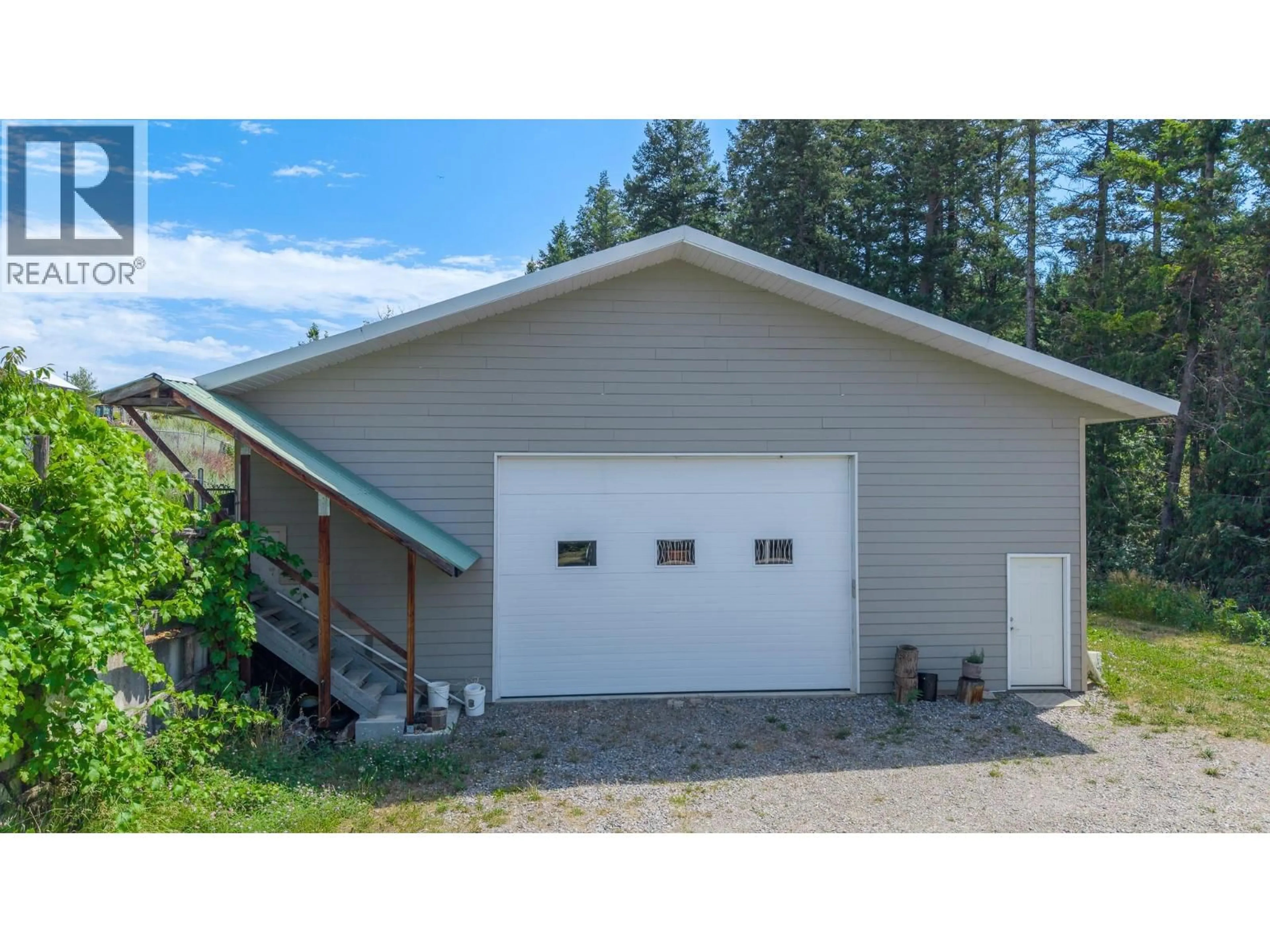 Indoor garage for 830 16TH AVENUE SOUTH, Creston British Columbia V0B1G3