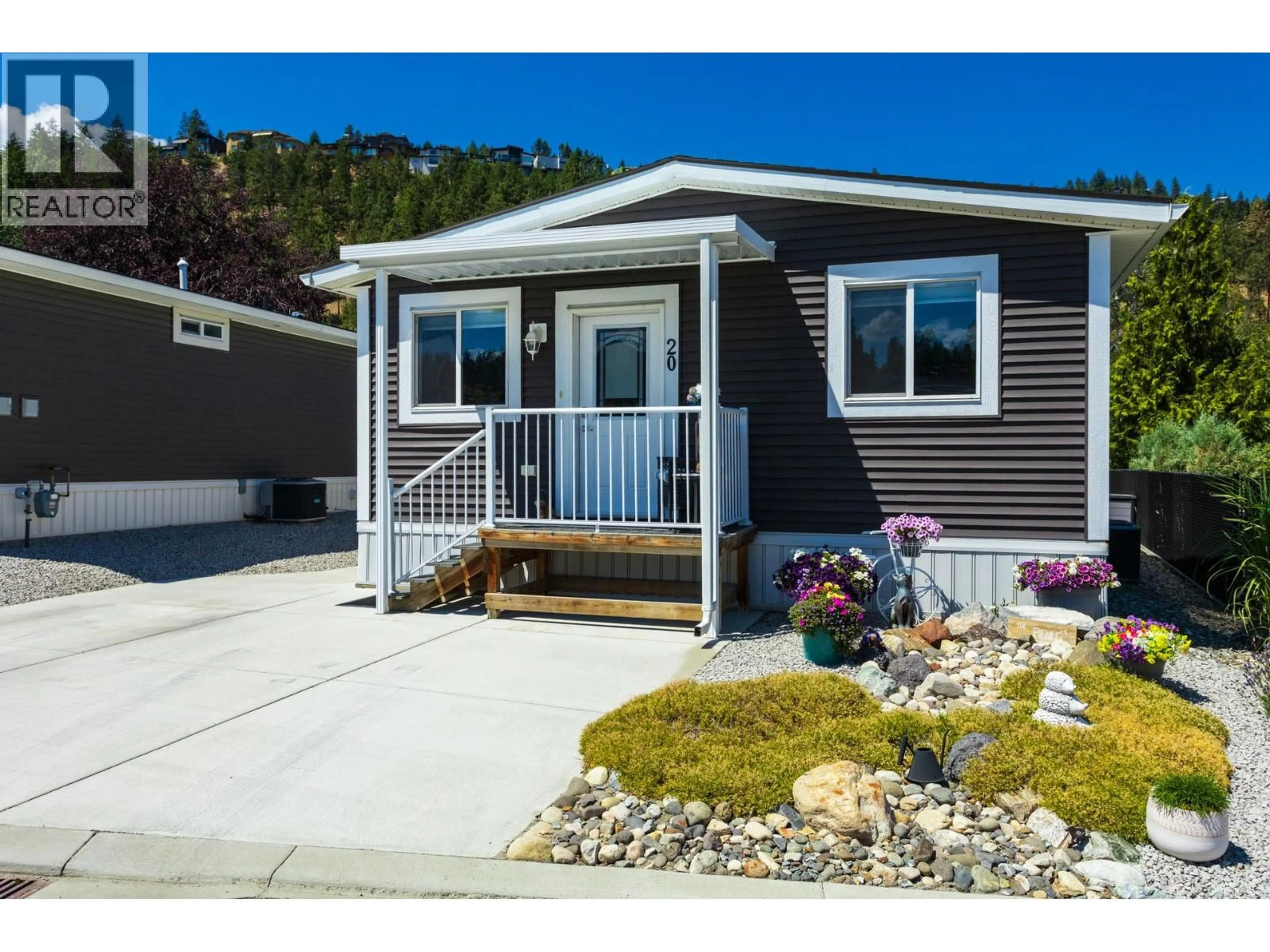 Home with vinyl exterior material, street for 20 - 1835 NANCEE WAY COURT, West Kelowna British Columbia V1Z4C1