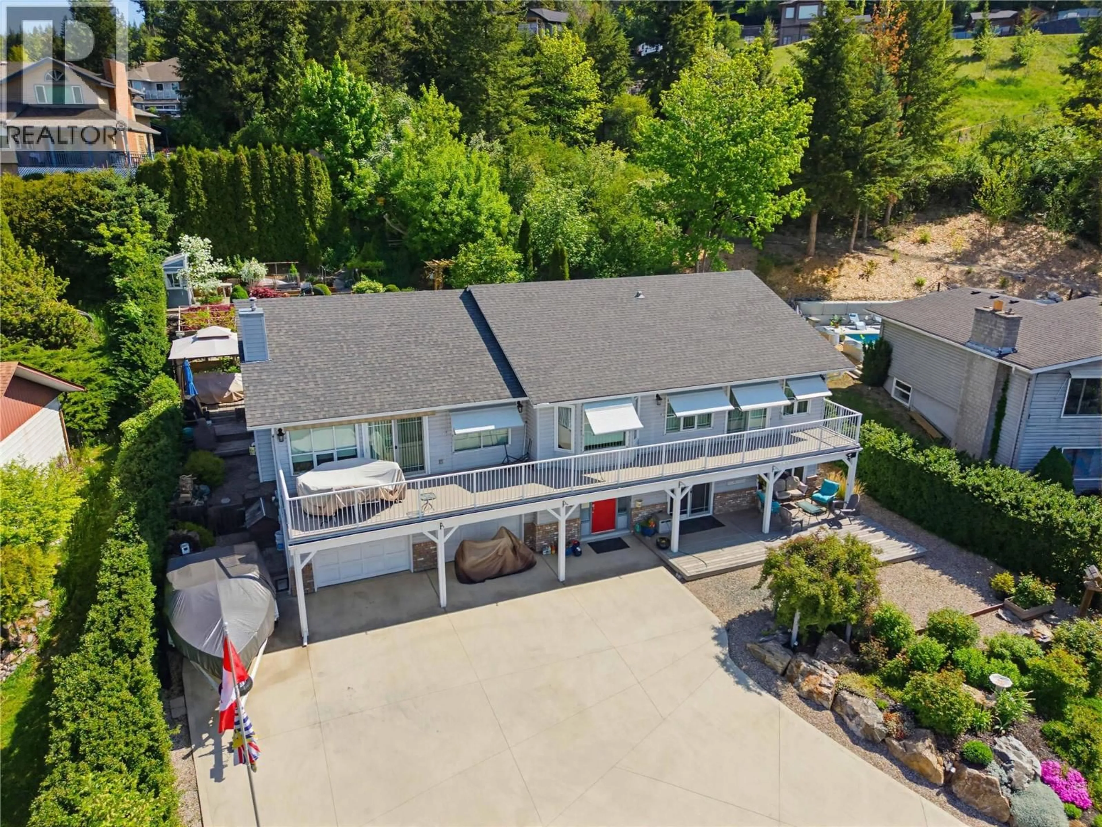 A pic from outside/outdoor area/front of a property/back of a property/a pic from drone, unknown for 4410 LAKESHORE ROAD NORTHEAST, Salmon Arm British Columbia V1E3N6