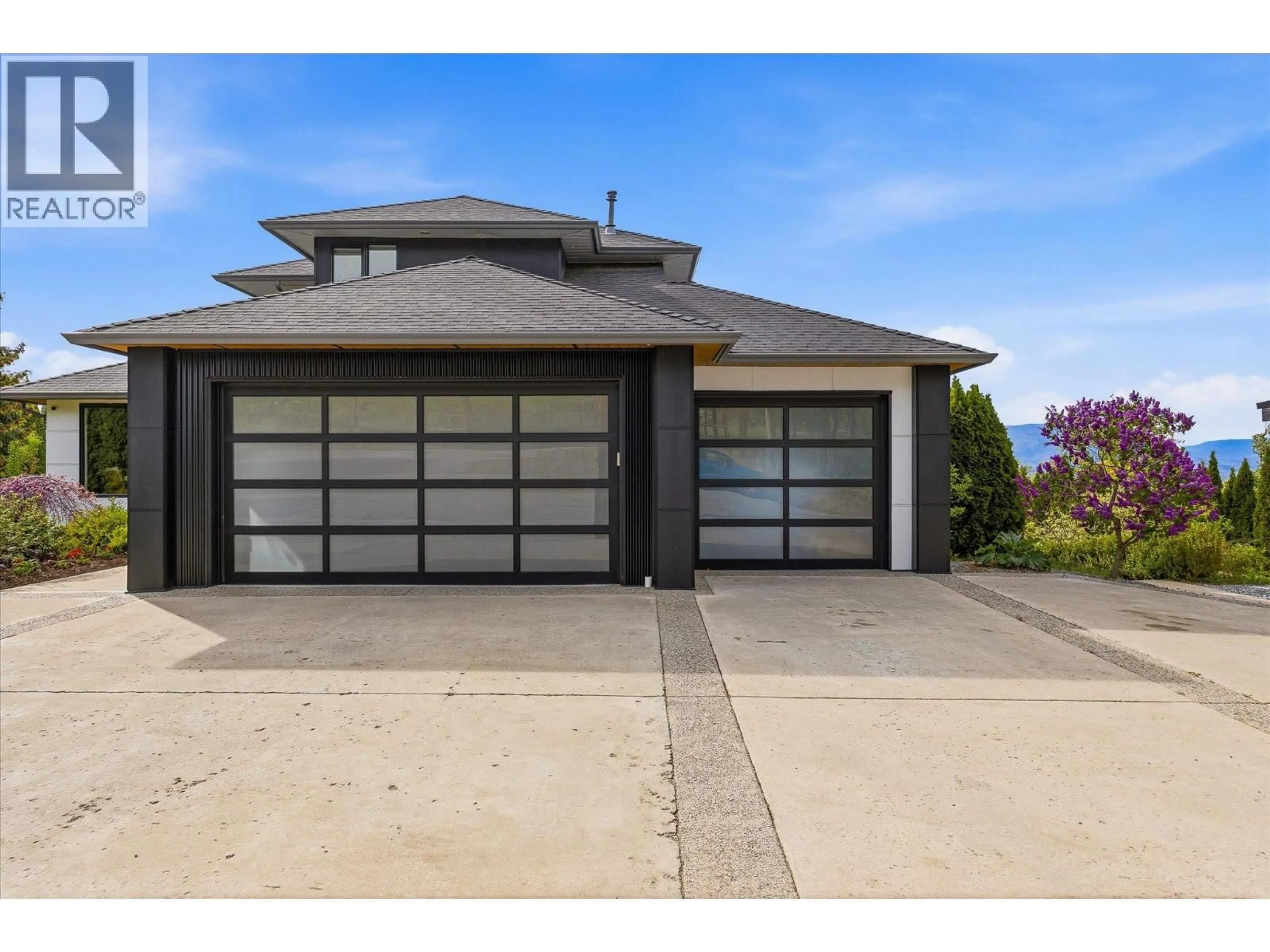 Indoor garage for 4350 BEDFORD LANE, Kelowna British Columbia V1W3C5