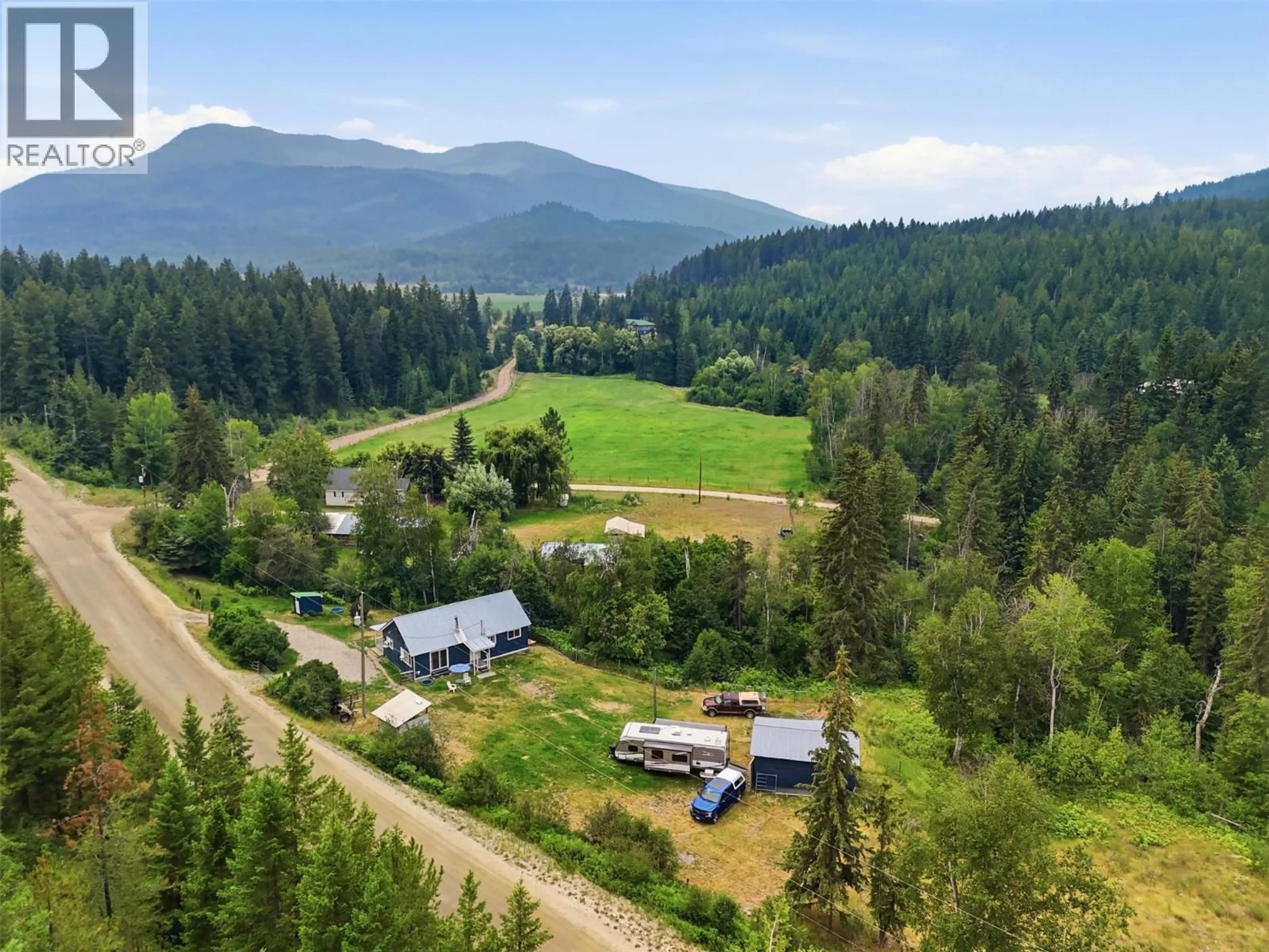 A pic from outside/outdoor area/front of a property/back of a property/a pic from drone, mountain view for 557 SQUILAX-TURTLE VALLEY ROAD, Chase British Columbia V0E1M1