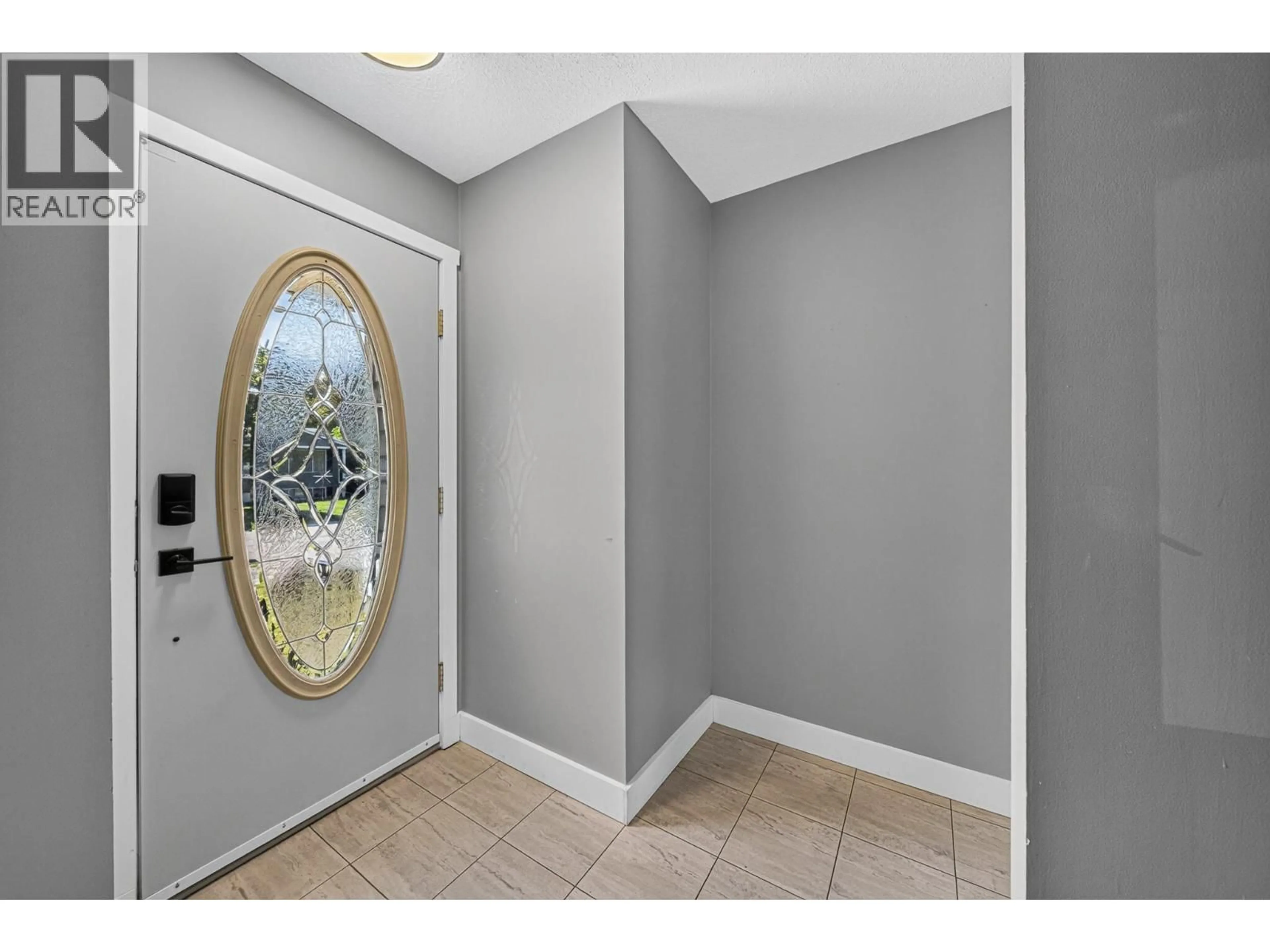 Indoor entryway for 340 PACIFIC YEW CRESCENT, Sparwood British Columbia V0B2G0