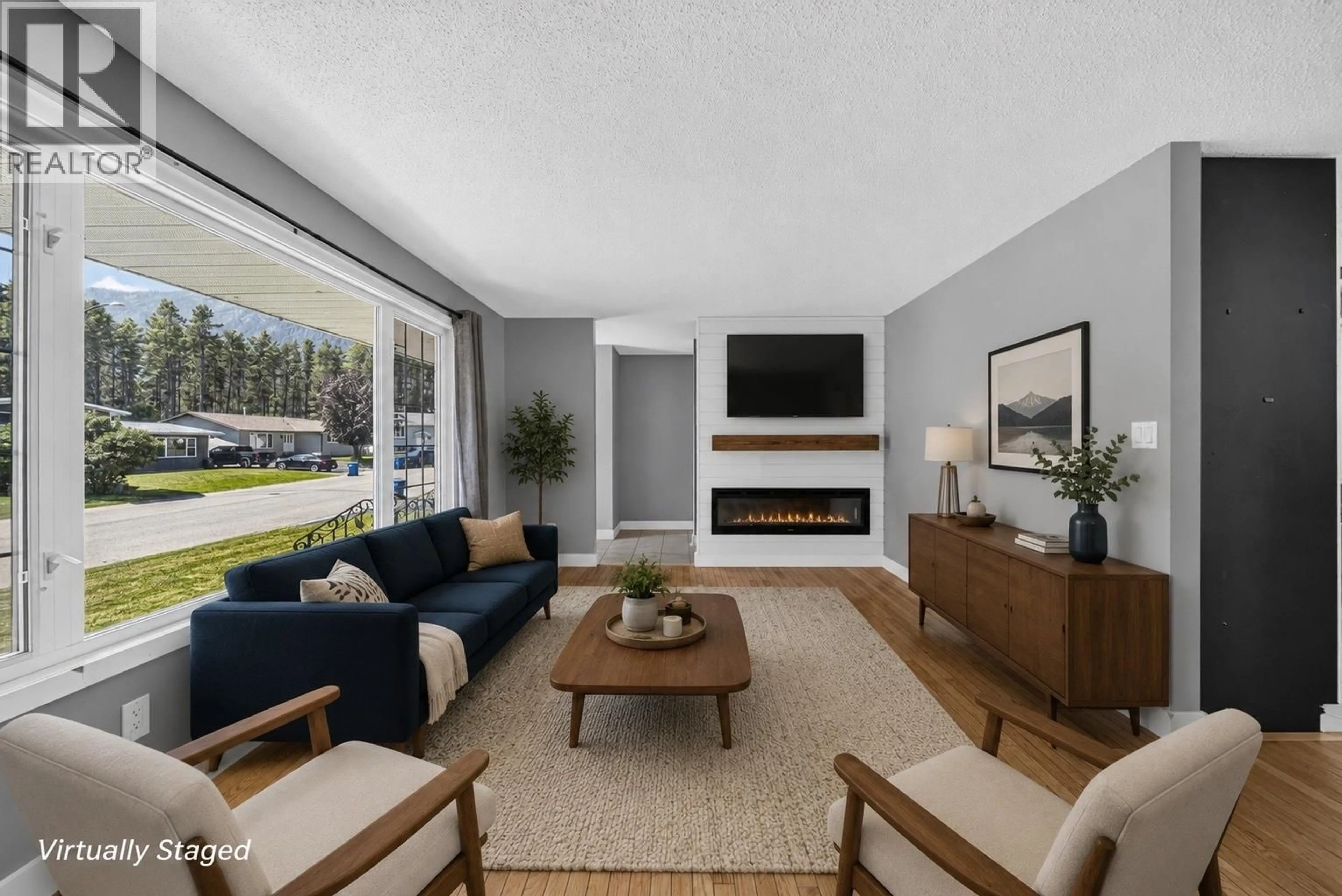 Living room with furniture, unknown for 340 PACIFIC YEW CRESCENT, Sparwood British Columbia V0B2G0