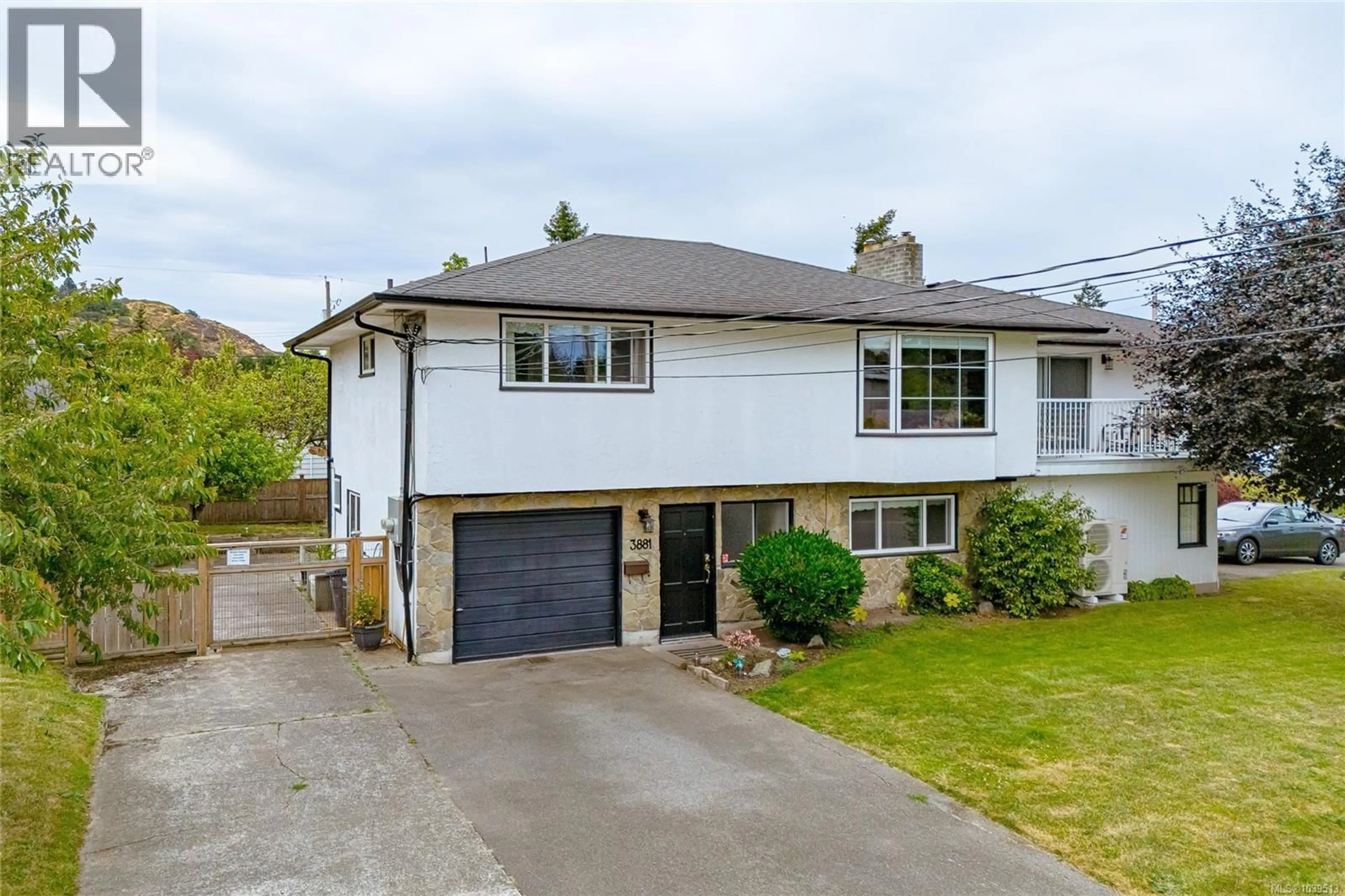 A pic from outside/outdoor area/front of a property/back of a property/a pic from drone, street for 3881 OLIVIA PLACE, Saanich British Columbia V8P4T3