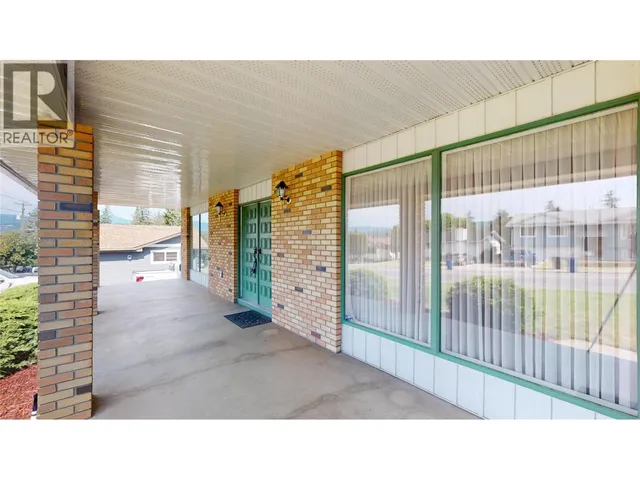 2608 2ND STREET SOUTH, Cranbrook 4