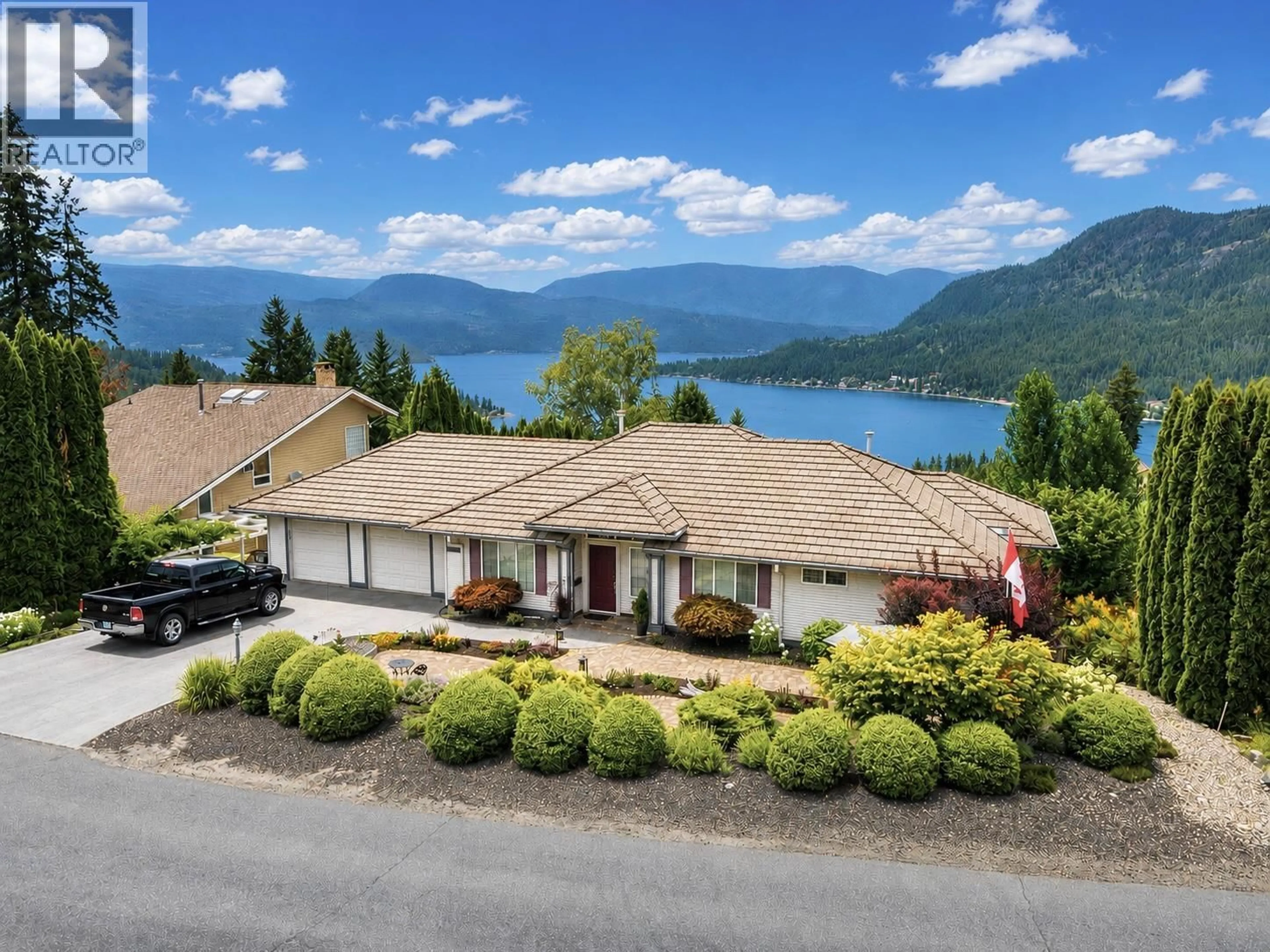 A pic from outside/outdoor area/front of a property/back of a property/a pic from drone, water/lake/river/ocean view for 2595 GOLF COURSE DRIVE, Blind Bay British Columbia V0E1H2