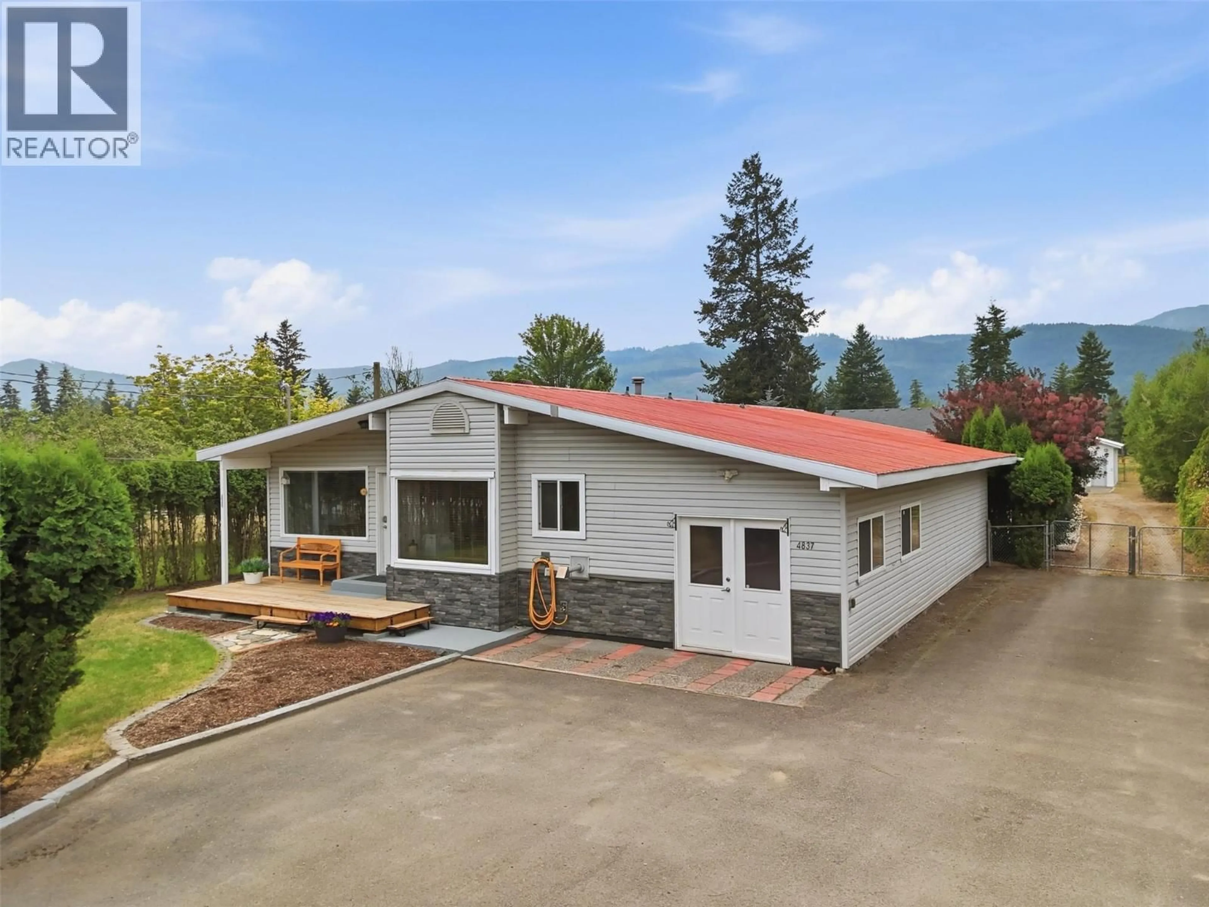 A pic from outside/outdoor area/front of a property/back of a property/a pic from drone, mountain view for 4837 DUNN LAKE ROAD, Barriere British Columbia V0E1E0