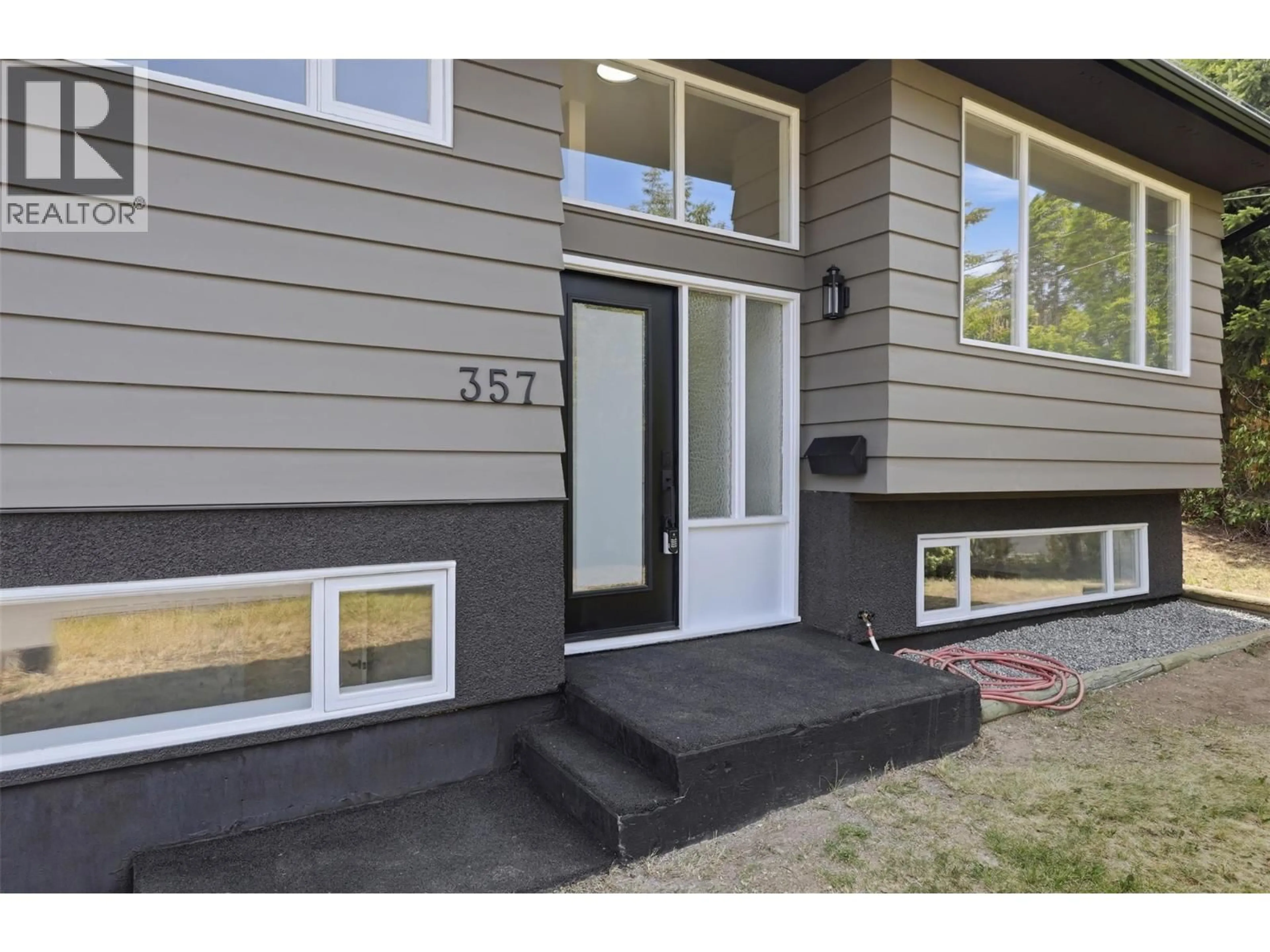 Home with vinyl exterior material, street for 357 MACADAM ROAD, Kamloops British Columbia V2C4R5
