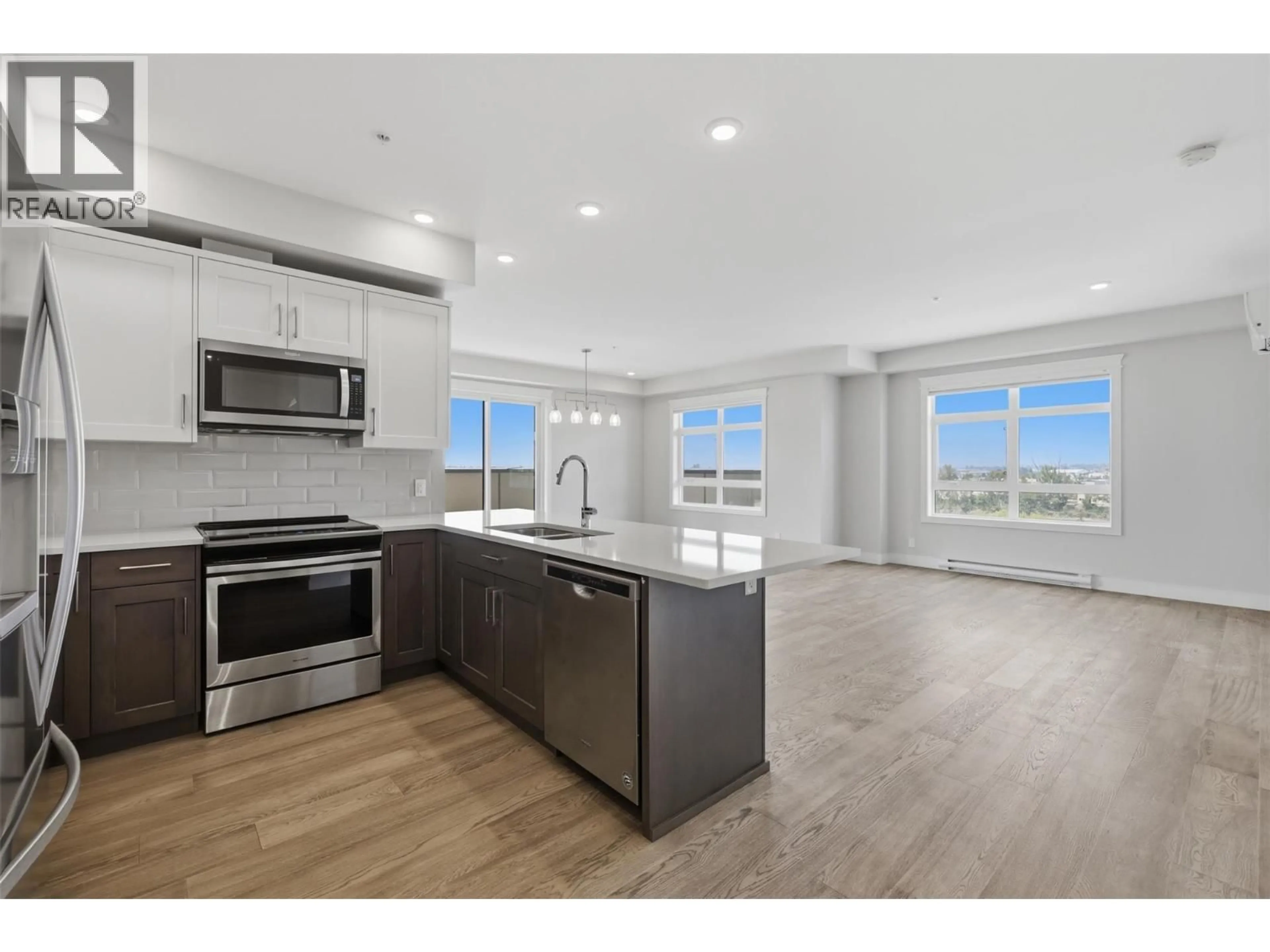 Open concept kitchen, unknown for 401 - 568 LORNE STREET, Kamloops British Columbia V2C1W3