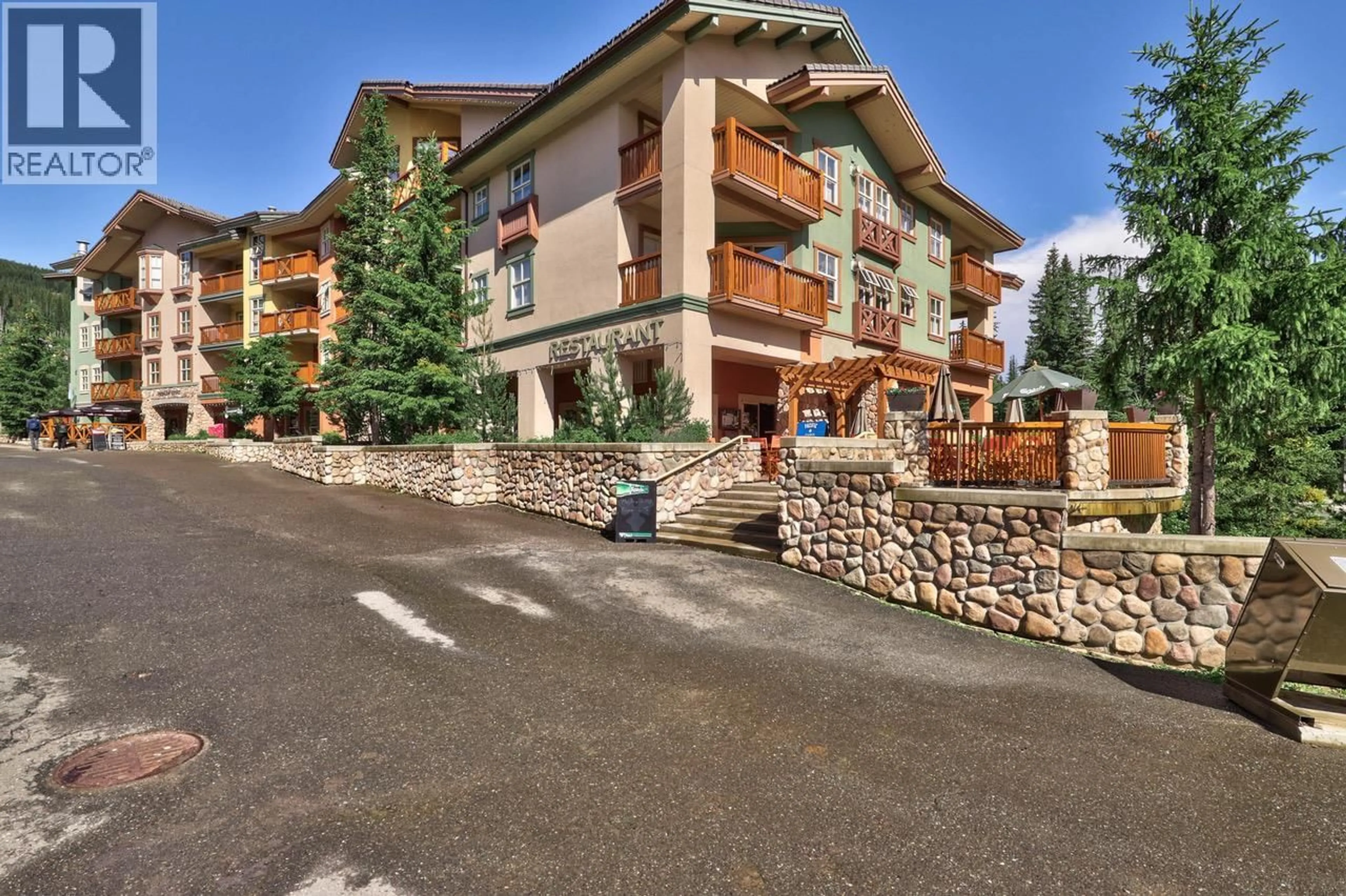 Patio, building for 423 - 3190 CREEKSIDE WAY, Sun Peaks British Columbia V0E5N0