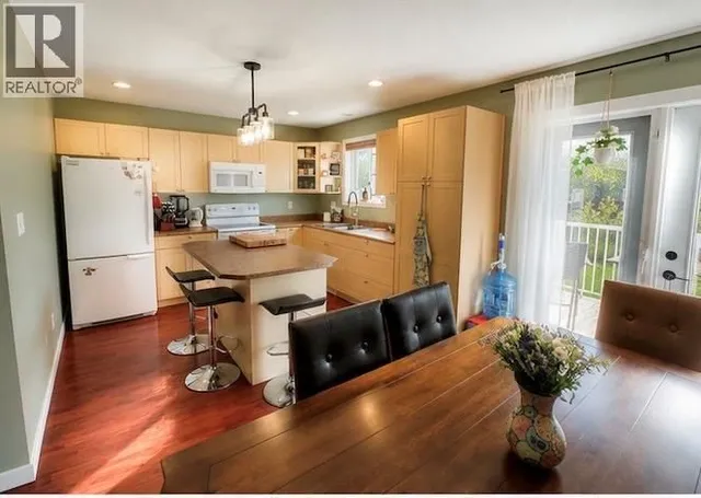 5213 40 ST NE STREET, Chetwynd 2