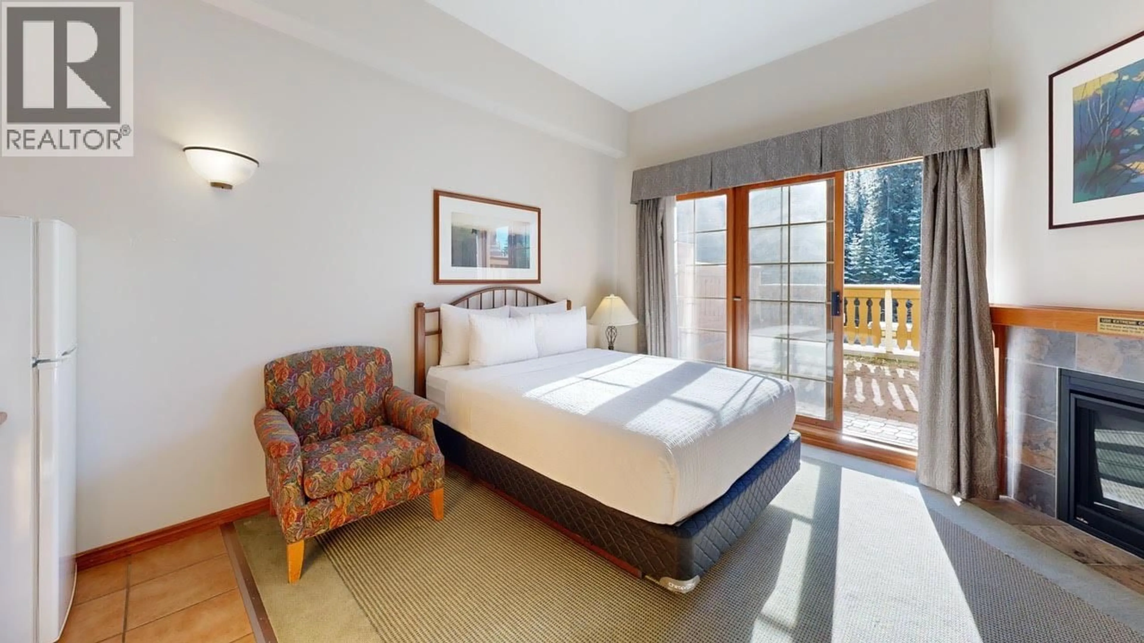 Bedroom with bed, unknown for 201 - 3170 CREEKSIDE WAY, Sun Peaks British Columbia V0E5N0