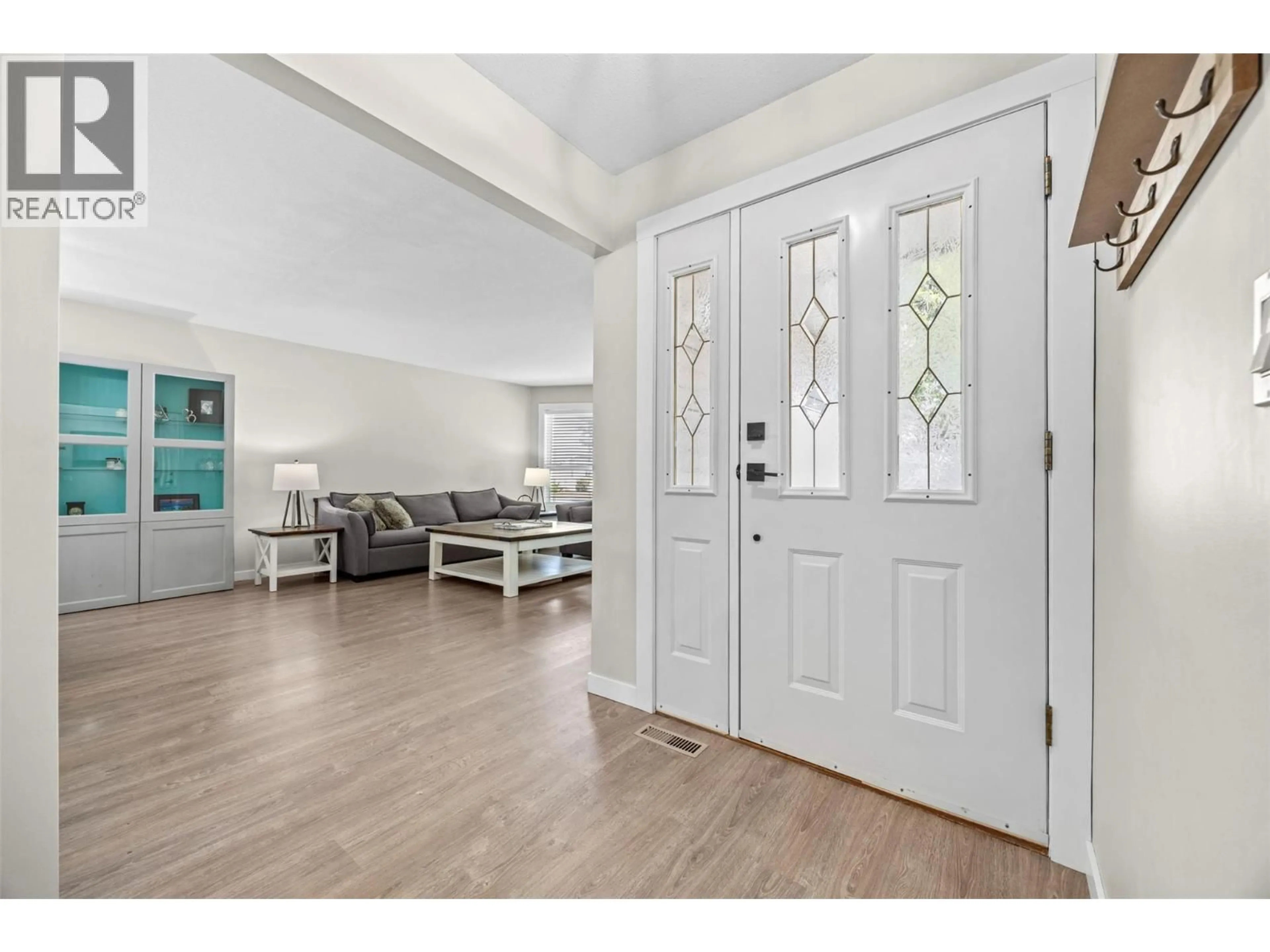 Indoor entryway for 377 SUMAC ROAD EAST, Kelowna British Columbia V1X7N5