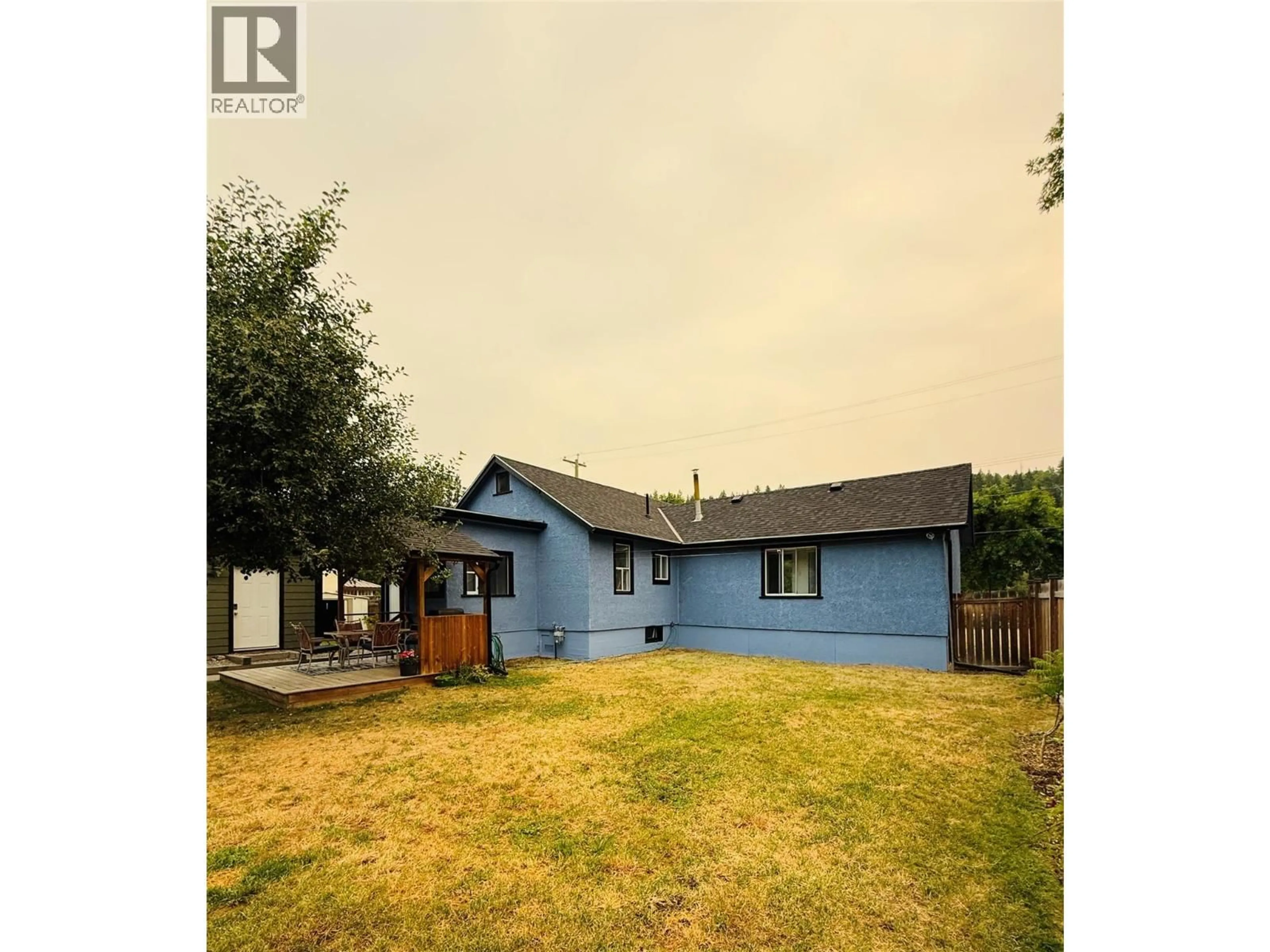 A pic from outside/outdoor area/front of a property/back of a property/a pic from drone, street for 4 102ND AVENUE, Kimberley British Columbia V1A1A6