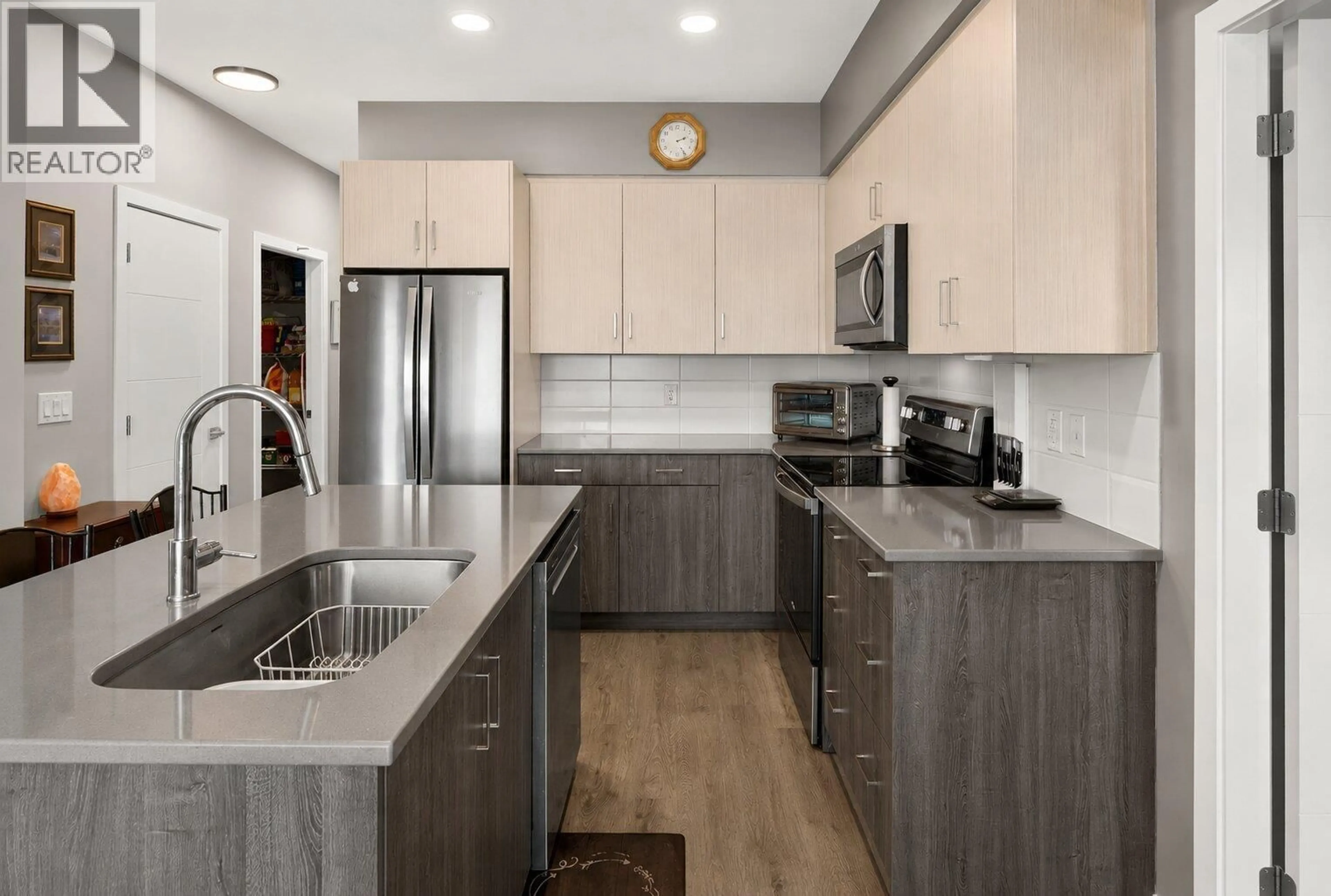 Contemporary kitchen, unknown for 318 - 2301 CARRINGTON ROAD, West Kelowna British Columbia V2S6R2