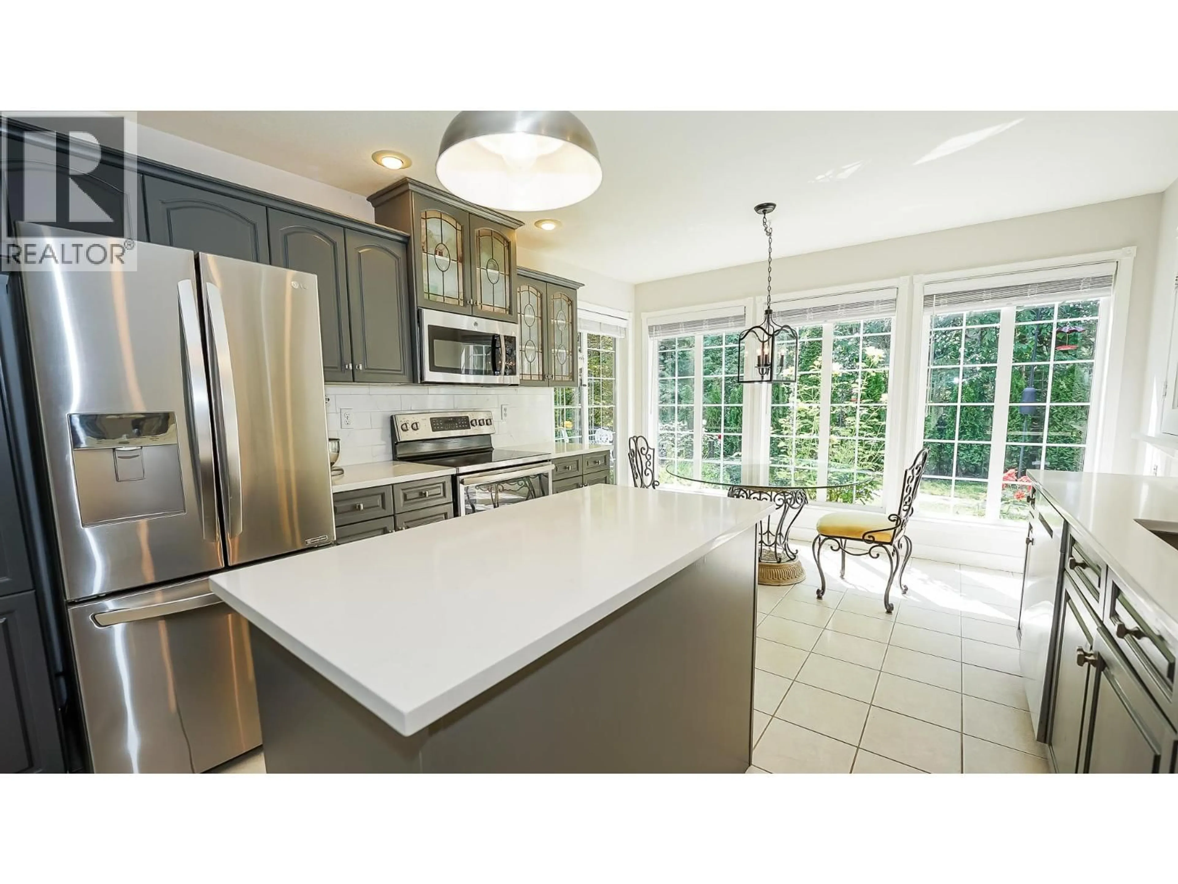 Open concept kitchen, ceramic/tile floor for 29 - 2592 ALPEN PARADIES ROAD, Blind Bay British Columbia V0E1H1