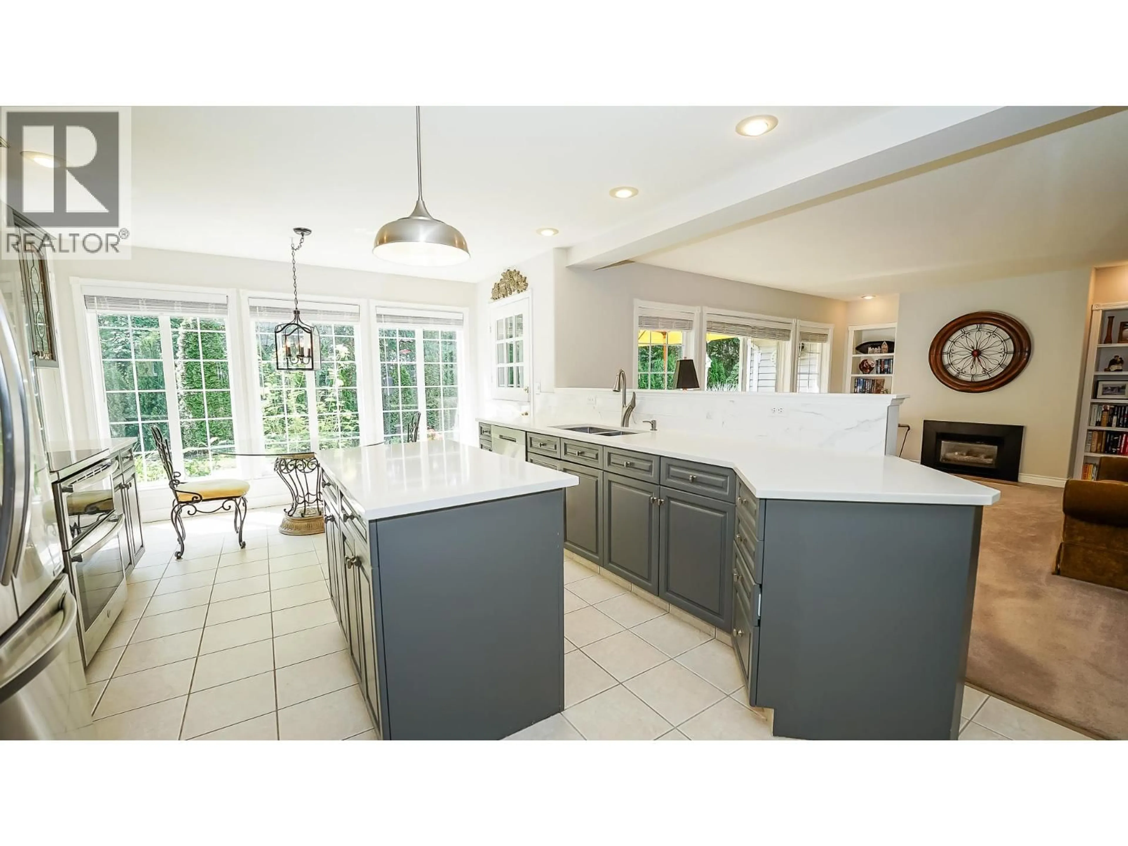 Open concept kitchen, ceramic/tile floor for 29 - 2592 ALPEN PARADIES ROAD, Blind Bay British Columbia V0E1H1