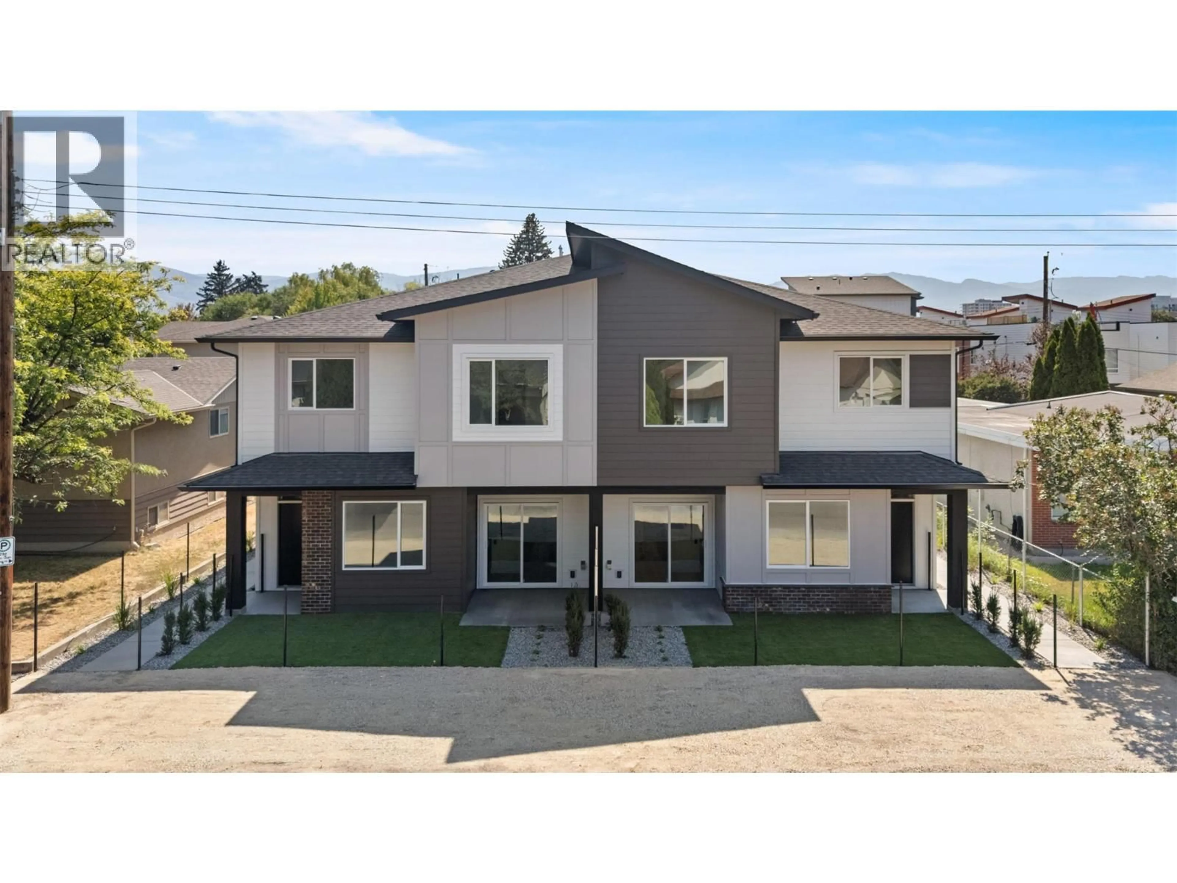 Home with vinyl exterior material, street for 1 - 773 KINNEAR AVENUE, Kelowna British Columbia V1Y5B2