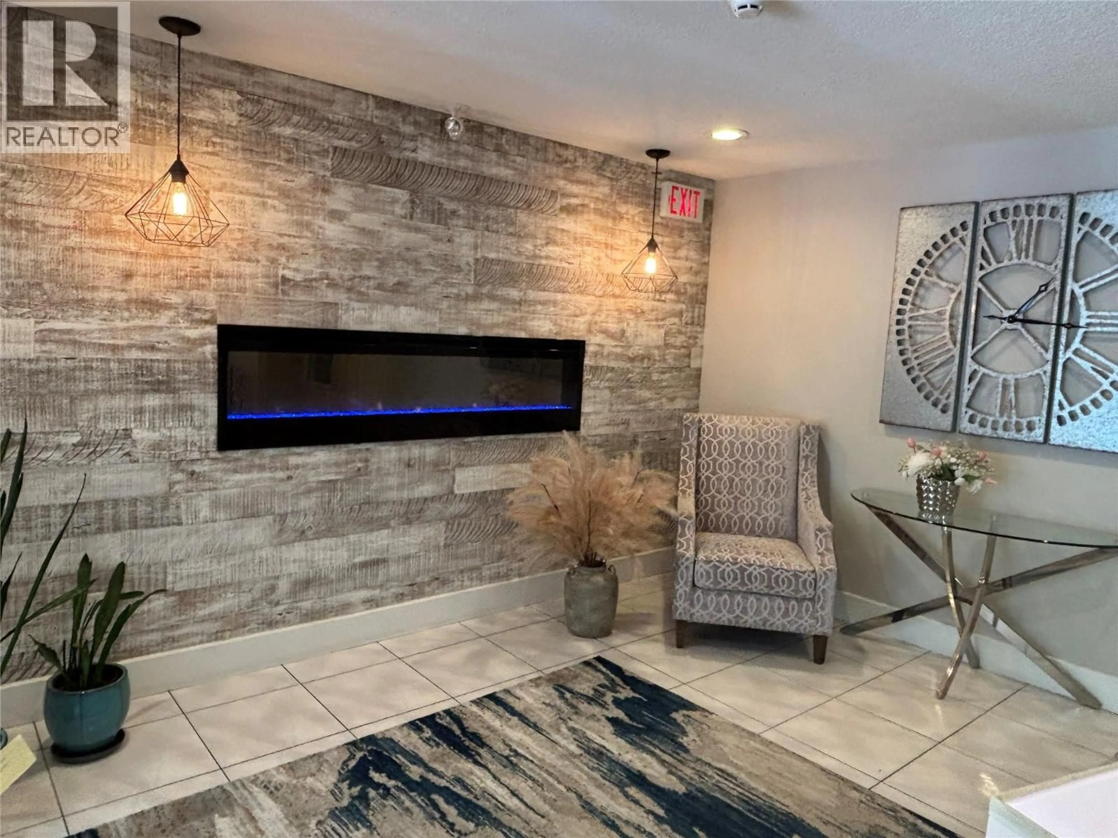 Lobby for 401 - 3221 CENTENNIAL DRIVE, Vernon British Columbia V1T2T8