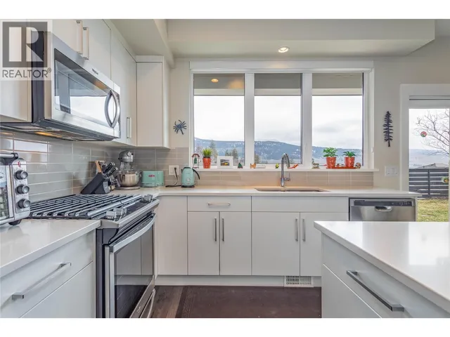 37 - 12798 LAKE HILL DRIVE, Lake Country 5