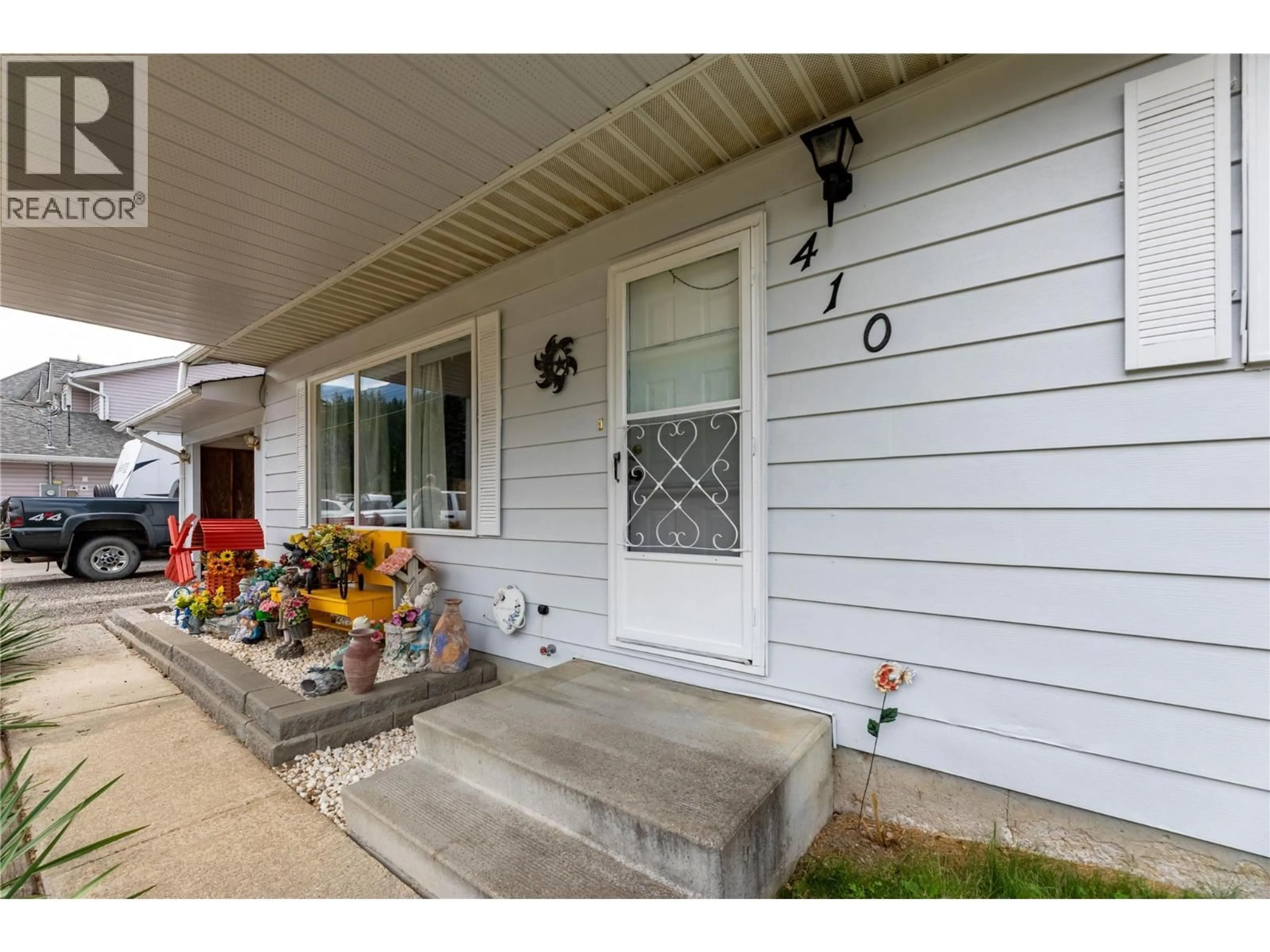 Indoor entryway for 410 0AK AVENUE, Sicamous British Columbia V0E2V1