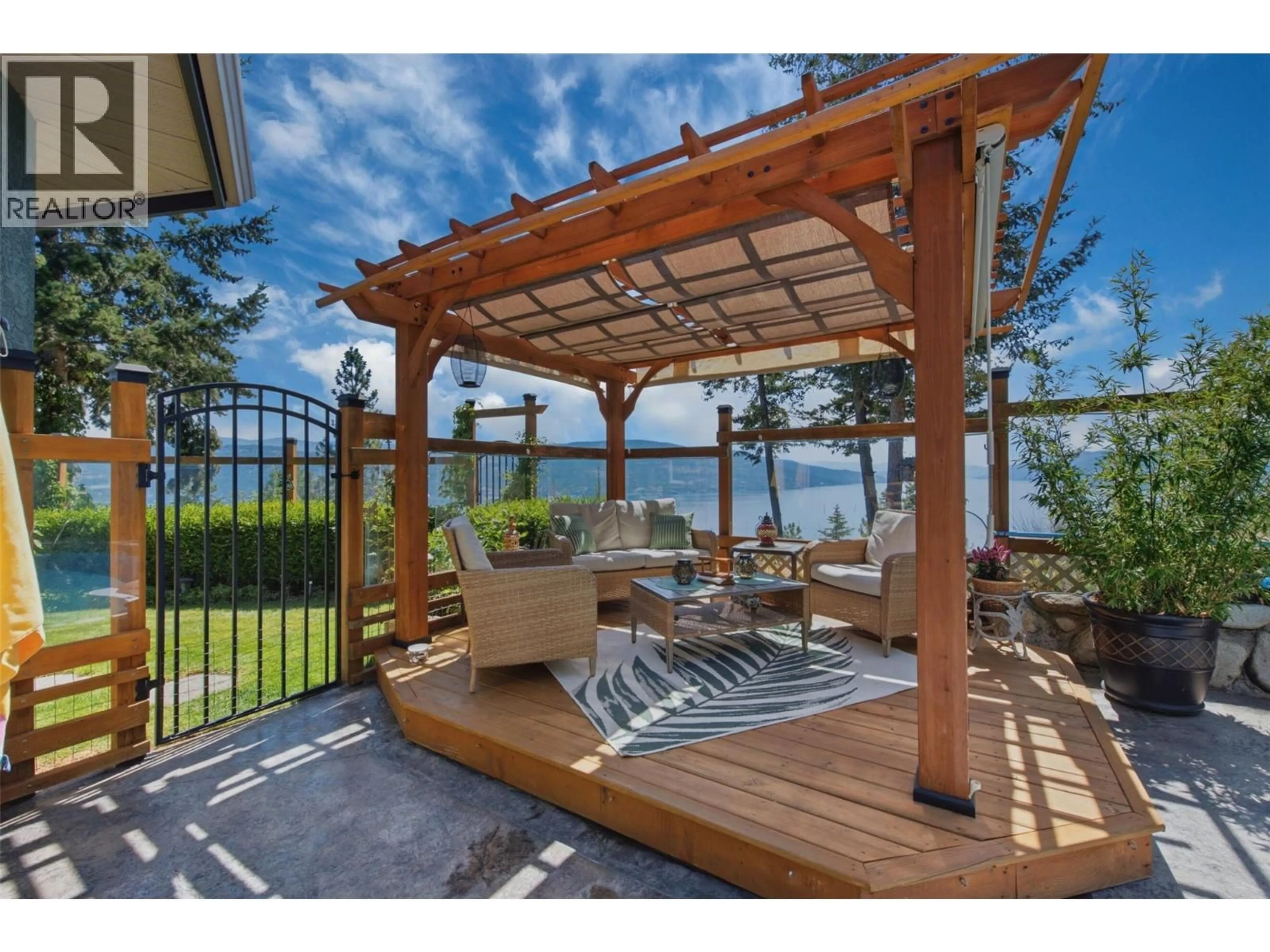 Patio, water/lake/river/ocean view for 594 MOUNTAIN DRIVE, Vernon British Columbia V1H2B7