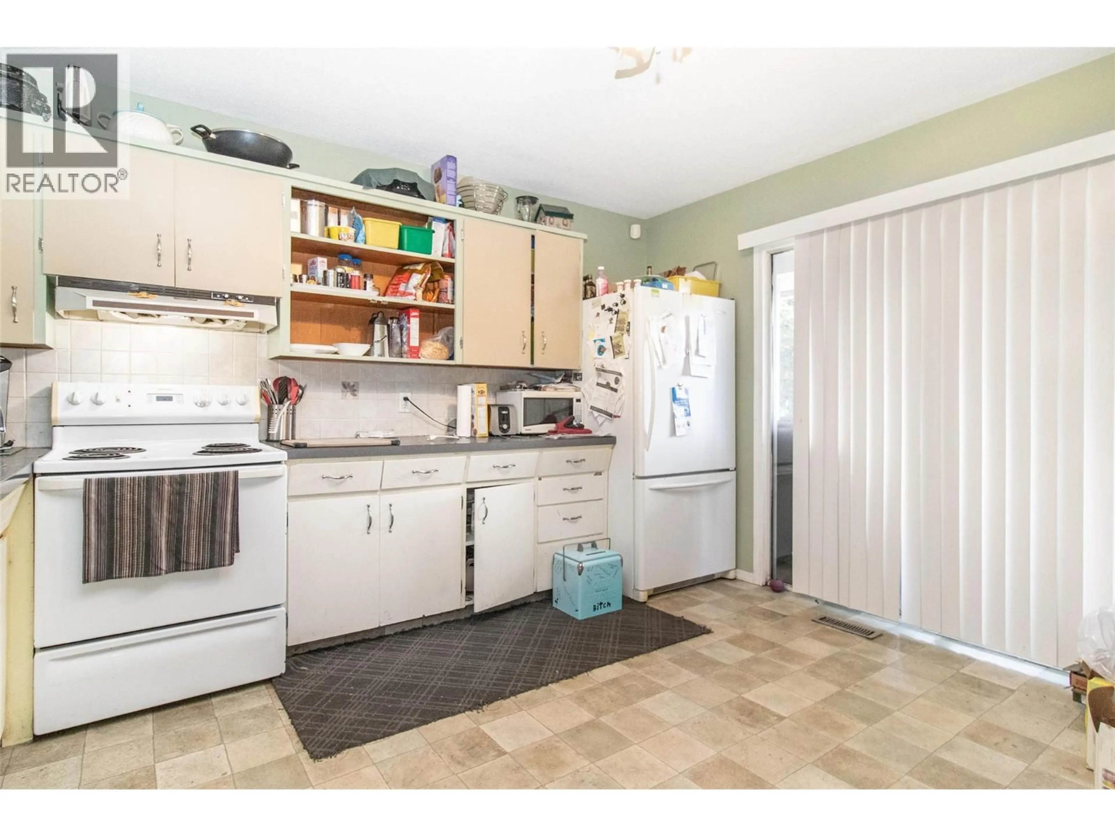 Standard kitchen, unknown for 355 DAVIE ROAD, Kelowna British Columbia V1X3Y9