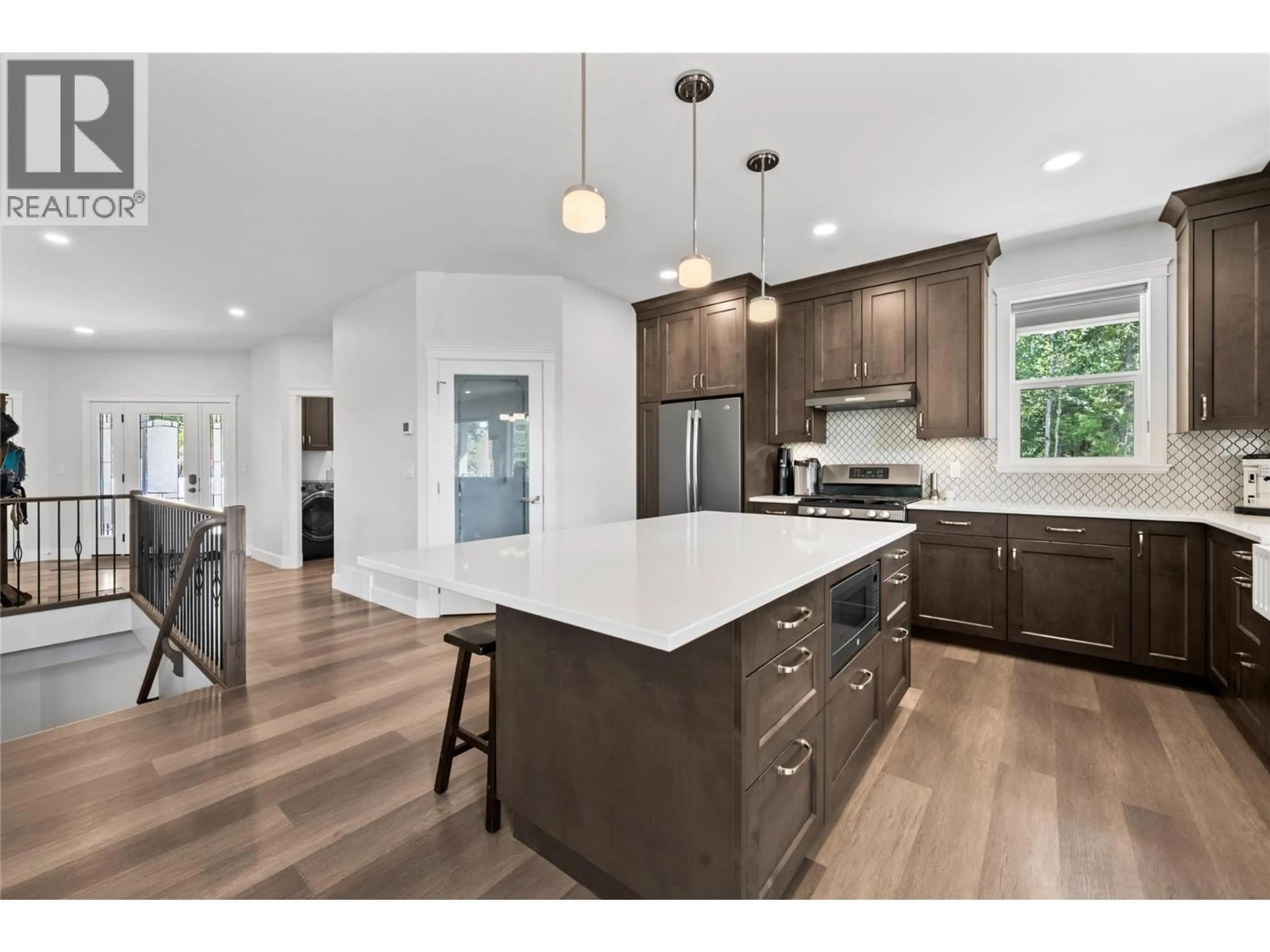 Open concept kitchen, wood/laminate floor for 58 - 2592 ALPEN PARADIES ROAD, Blind Bay British Columbia V0E1H1