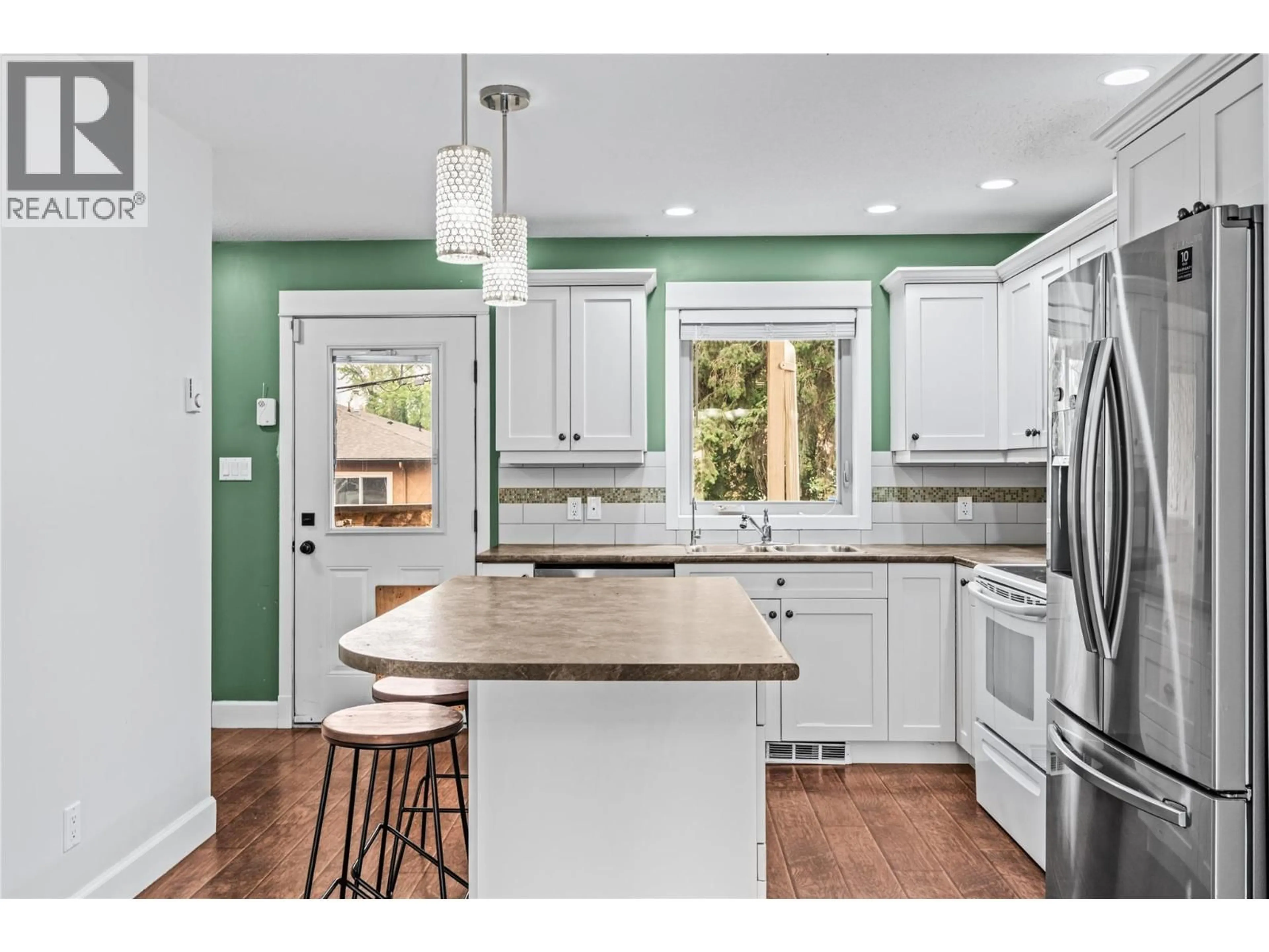 Open concept kitchen, unknown for 1705 33 STREET, Vernon British Columbia V1T5P9