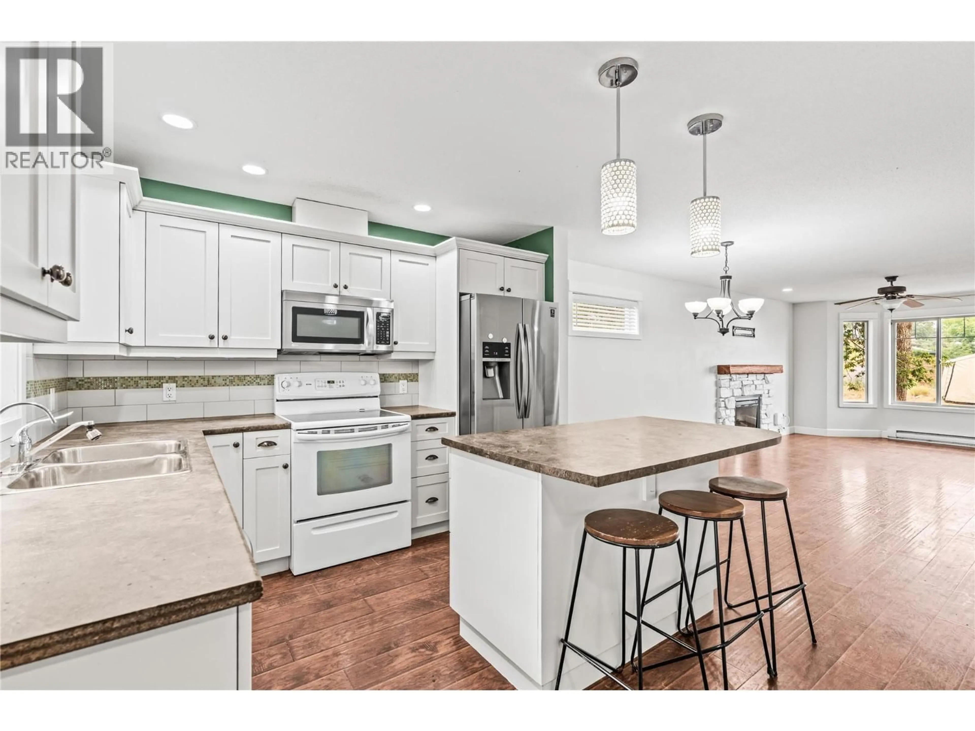Open concept kitchen, unknown for 1705 33 STREET, Vernon British Columbia V1T5P9