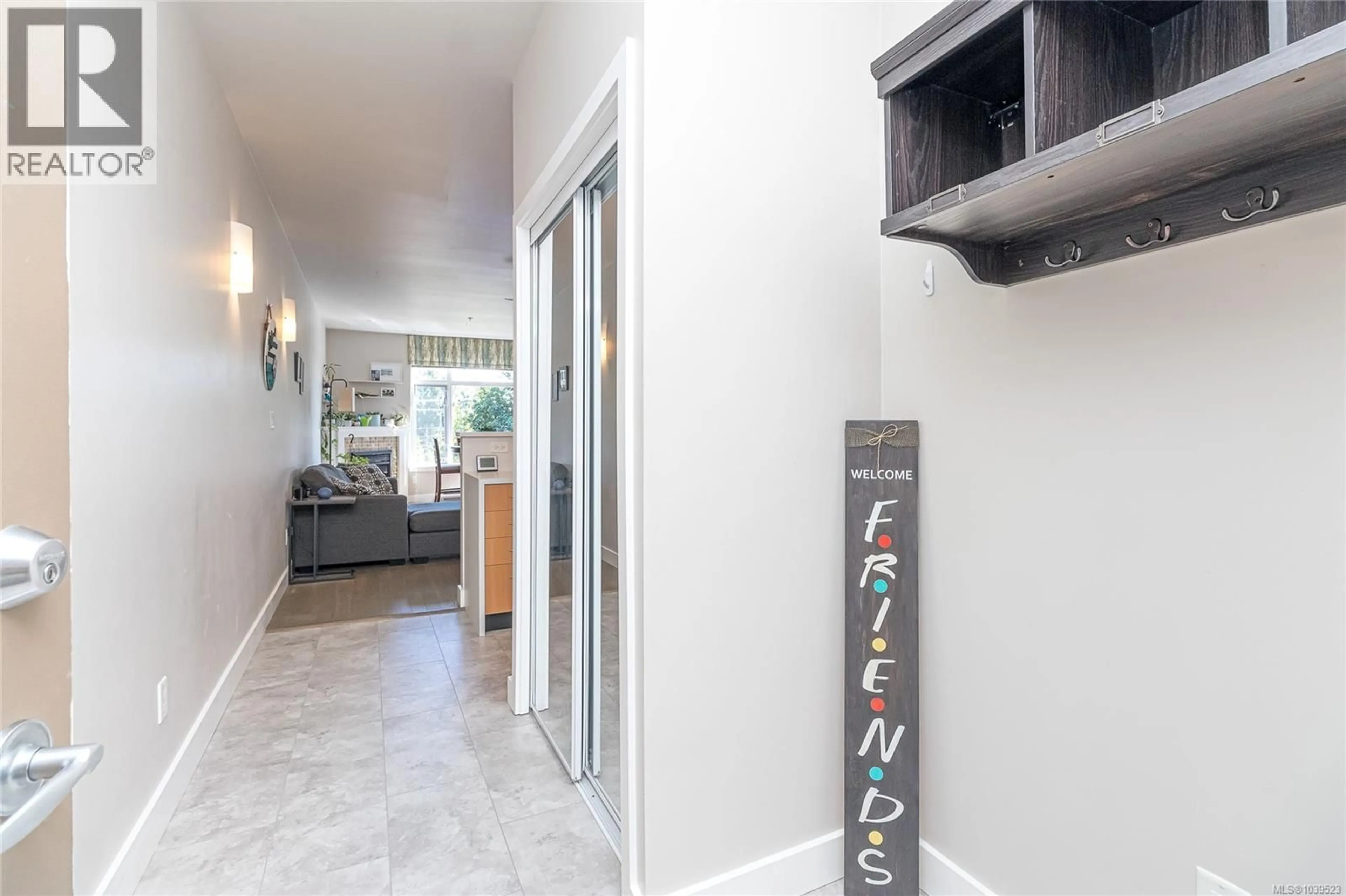 Indoor entryway for 308E - 1115 CRAIGFLOWER ROAD, Esquimalt British Columbia V9A7R1