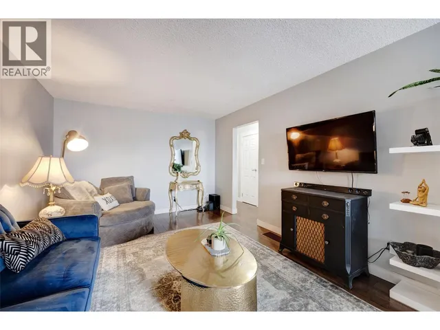 3874-3876 GLENWAY ROAD, West Kelowna 2