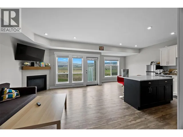 209 - 2514 SPRING BANK AVENUE, Merritt 4