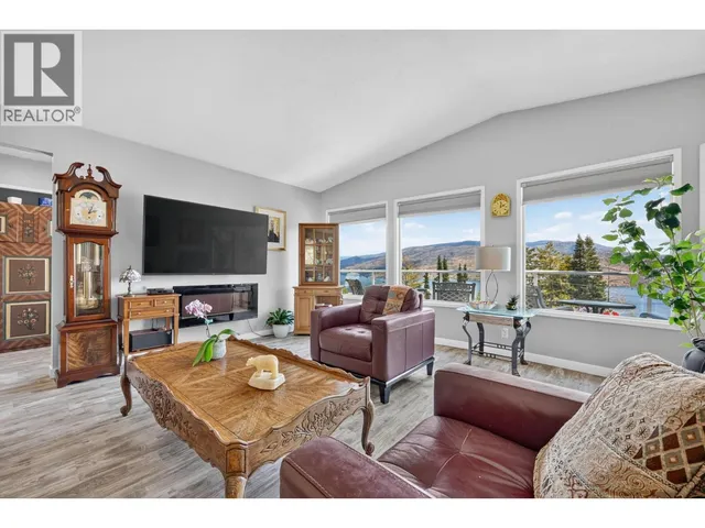 5868 MACGREGOR ROAD, Peachland 5