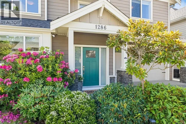 1286 MCLEOD PLACE, Langford 2