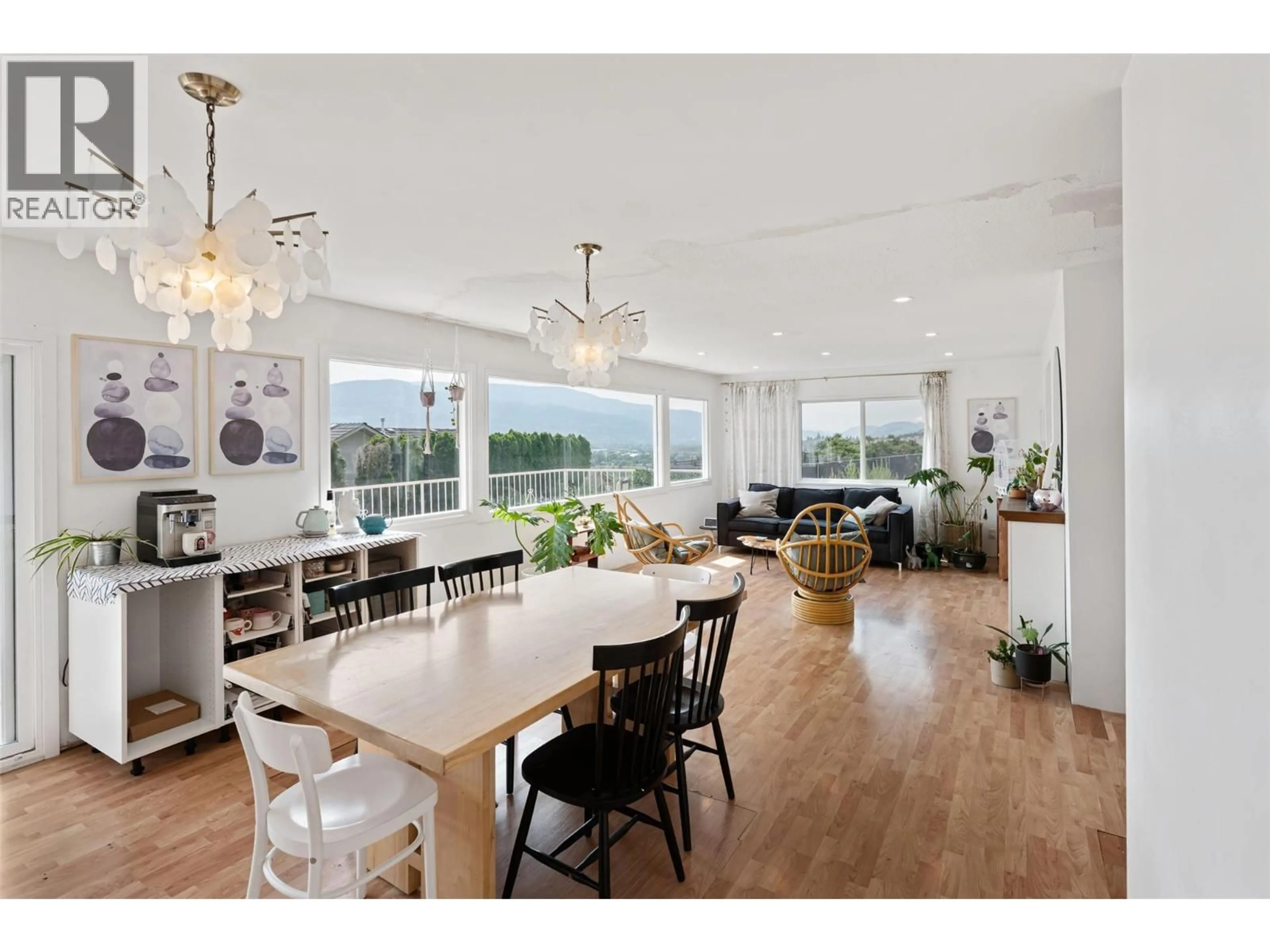Open concept kitchen, unknown for 1617 SPARTON DRIVE, Penticton British Columbia V2A8Z5