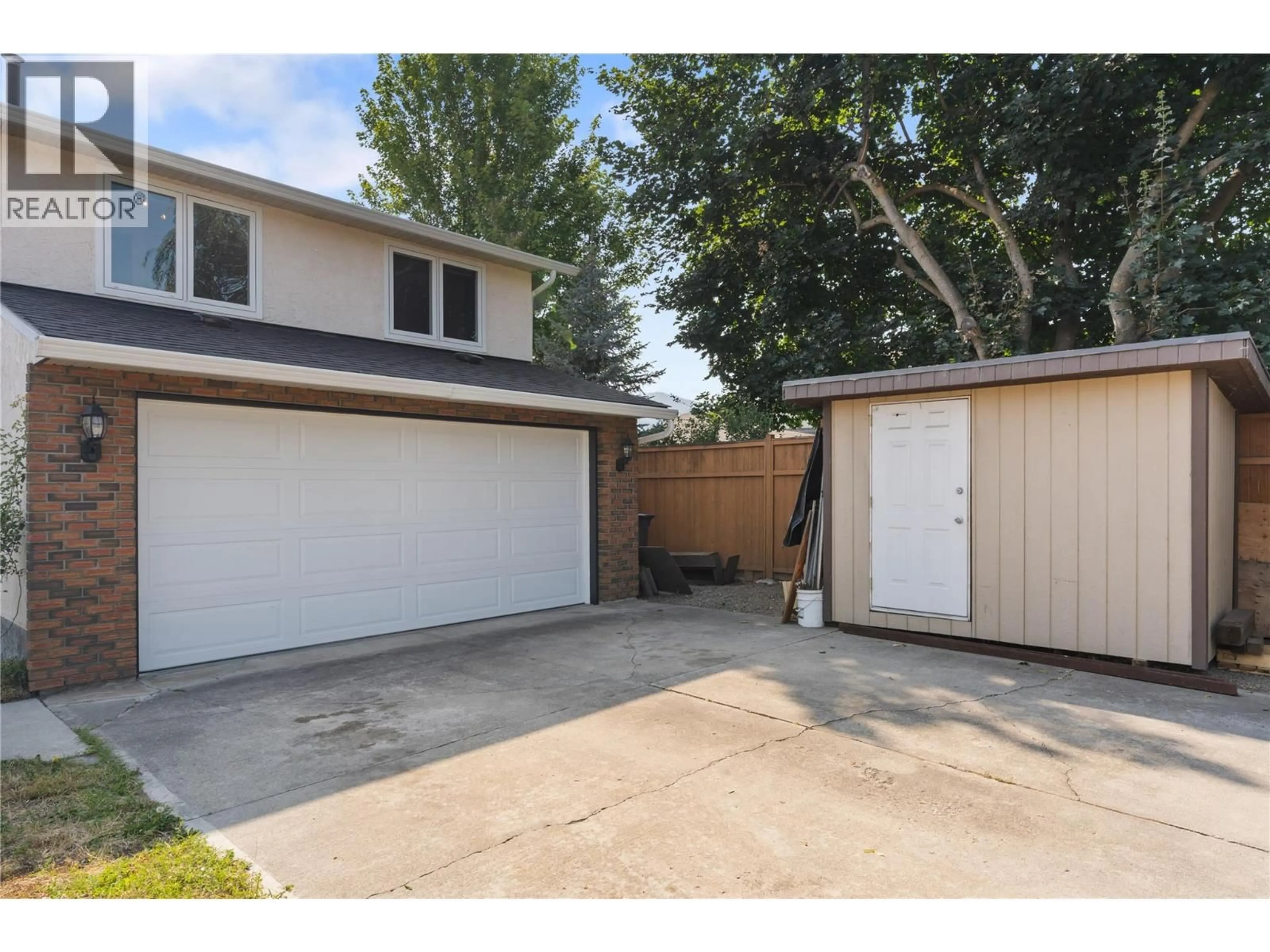 Indoor garage for 4201 LAKESHORE ROAD, Kelowna British Columbia V1W4H7