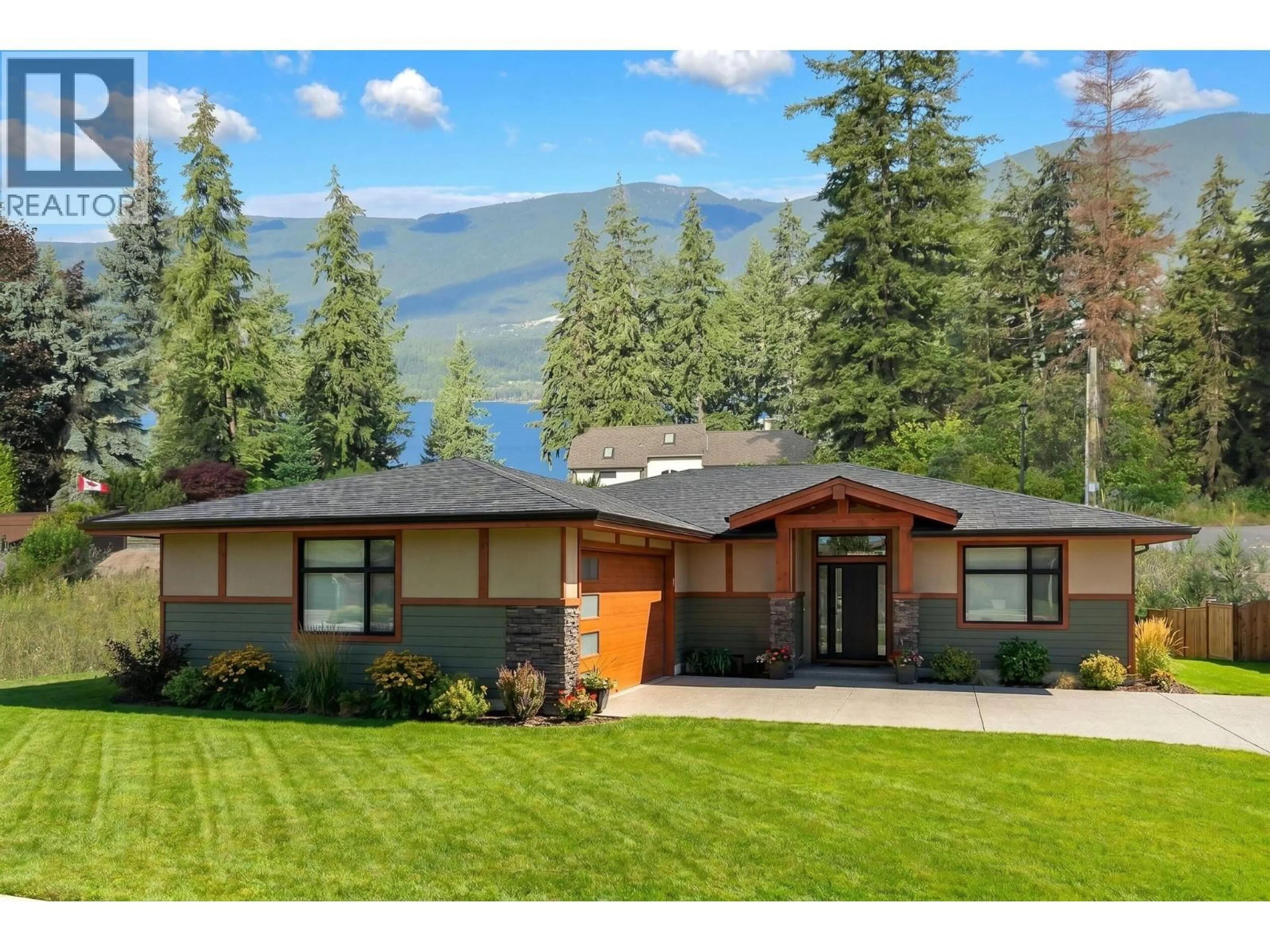 Home with vinyl exterior material, mountain view for 2000 45 AVENUE NORTHEAST, Salmon Arm British Columbia V1E2E3