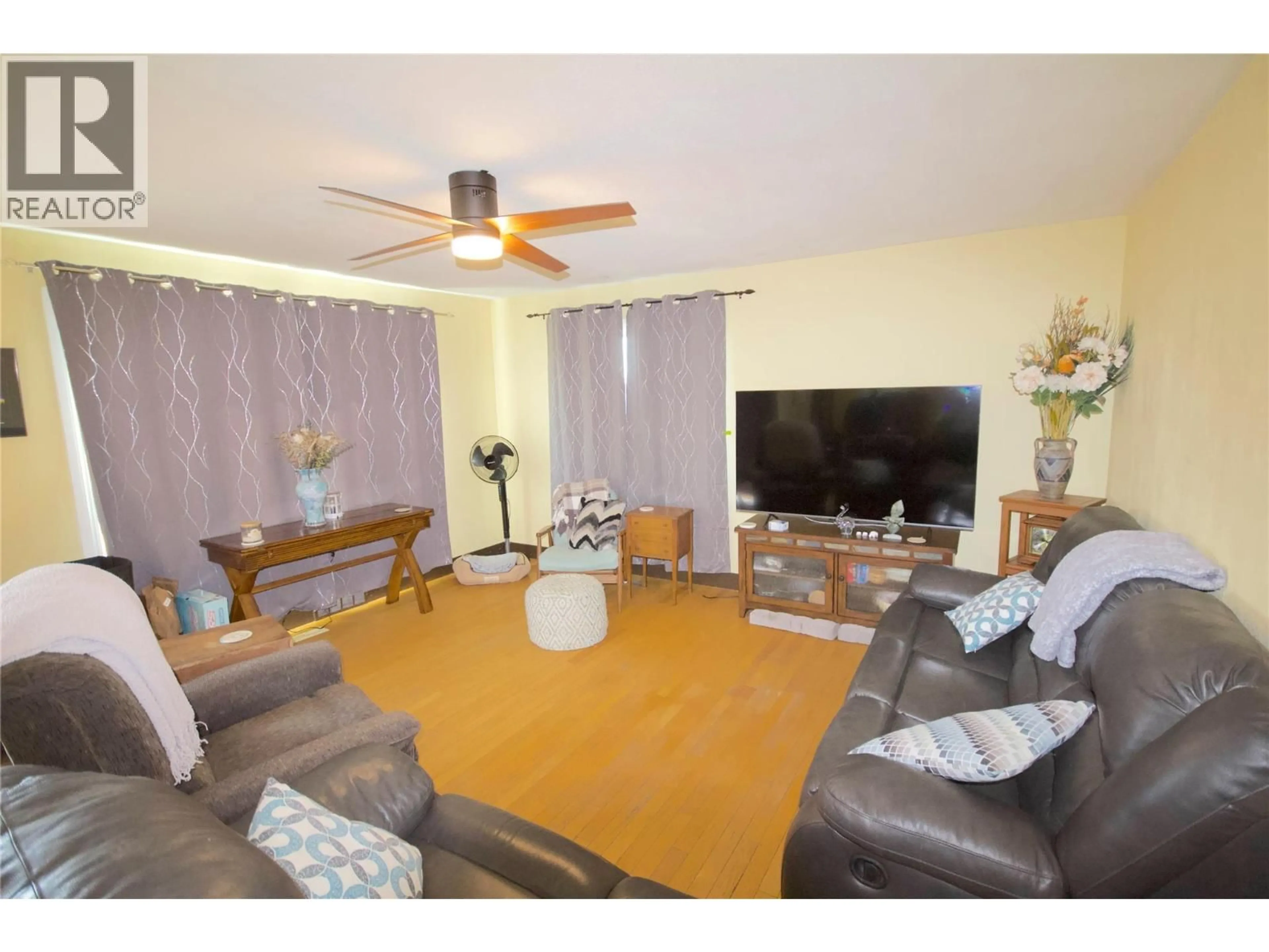 Living room with furniture, unknown for 904 107 AVENUE, Dawson Creek British Columbia V1G2R4