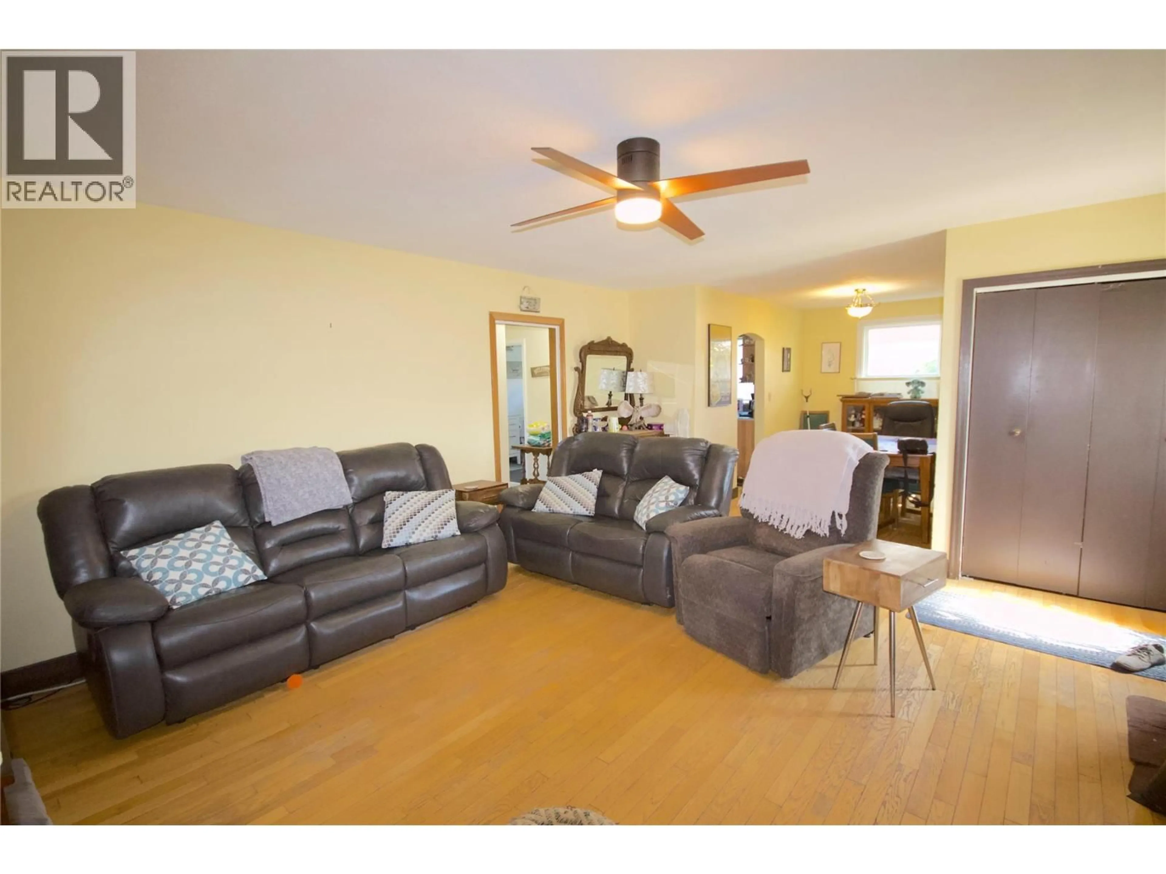 Living room with furniture, unknown for 904 107 AVENUE, Dawson Creek British Columbia V1G2R4