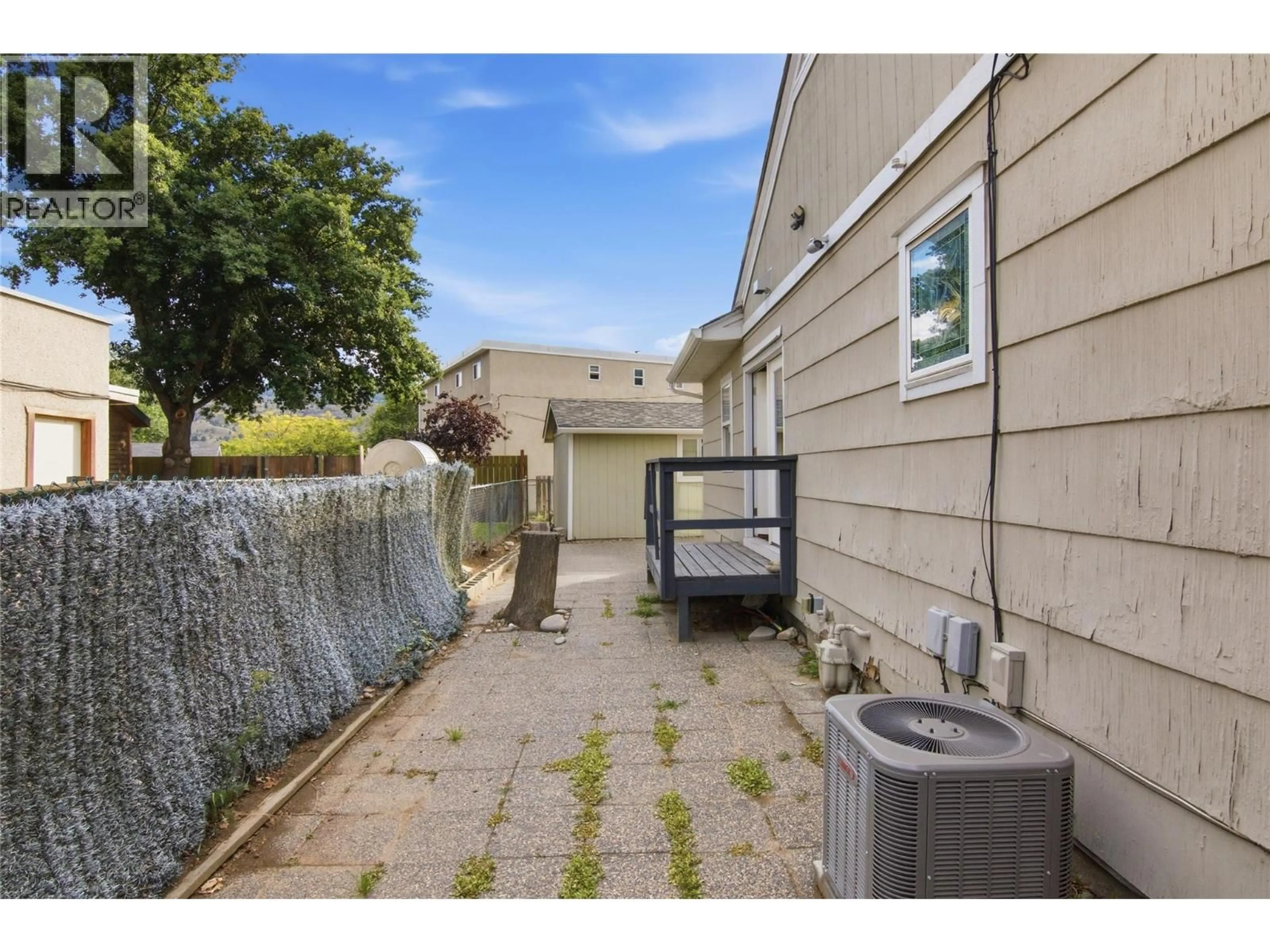 Patio, street for 121 WILLOW STREET, Kamloops British Columbia V2B4C6