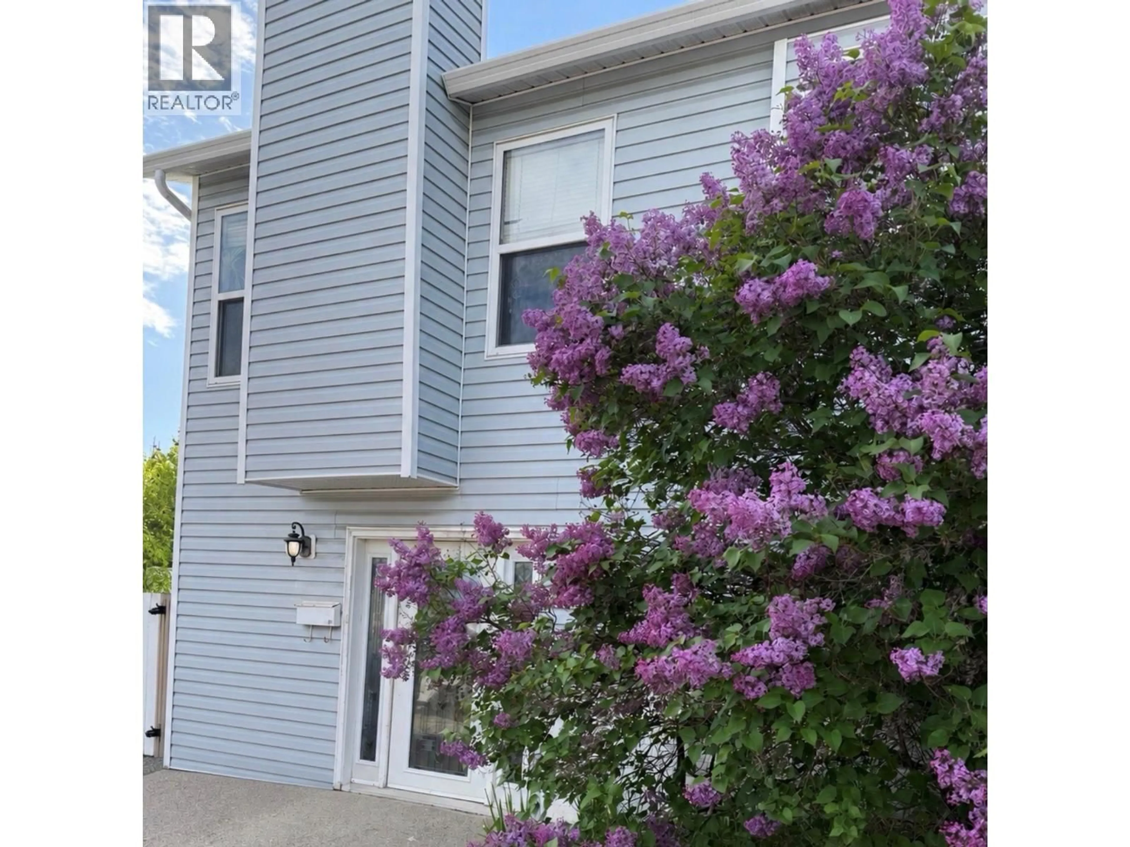 Home with vinyl exterior material, street for 201 HOLLYBURN DRIVE, Kamloops British Columbia V2E1Y9