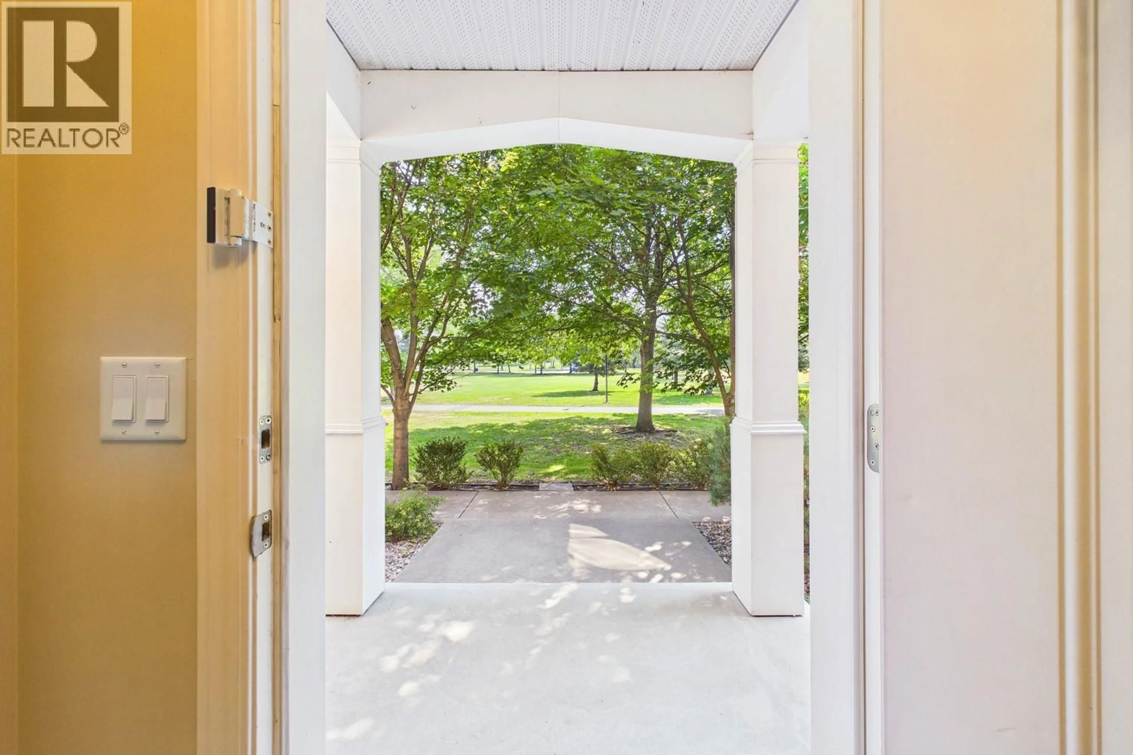 Indoor entryway for 108 - 456 MCPHEE STREET, Kelowna British Columbia V1X8C5