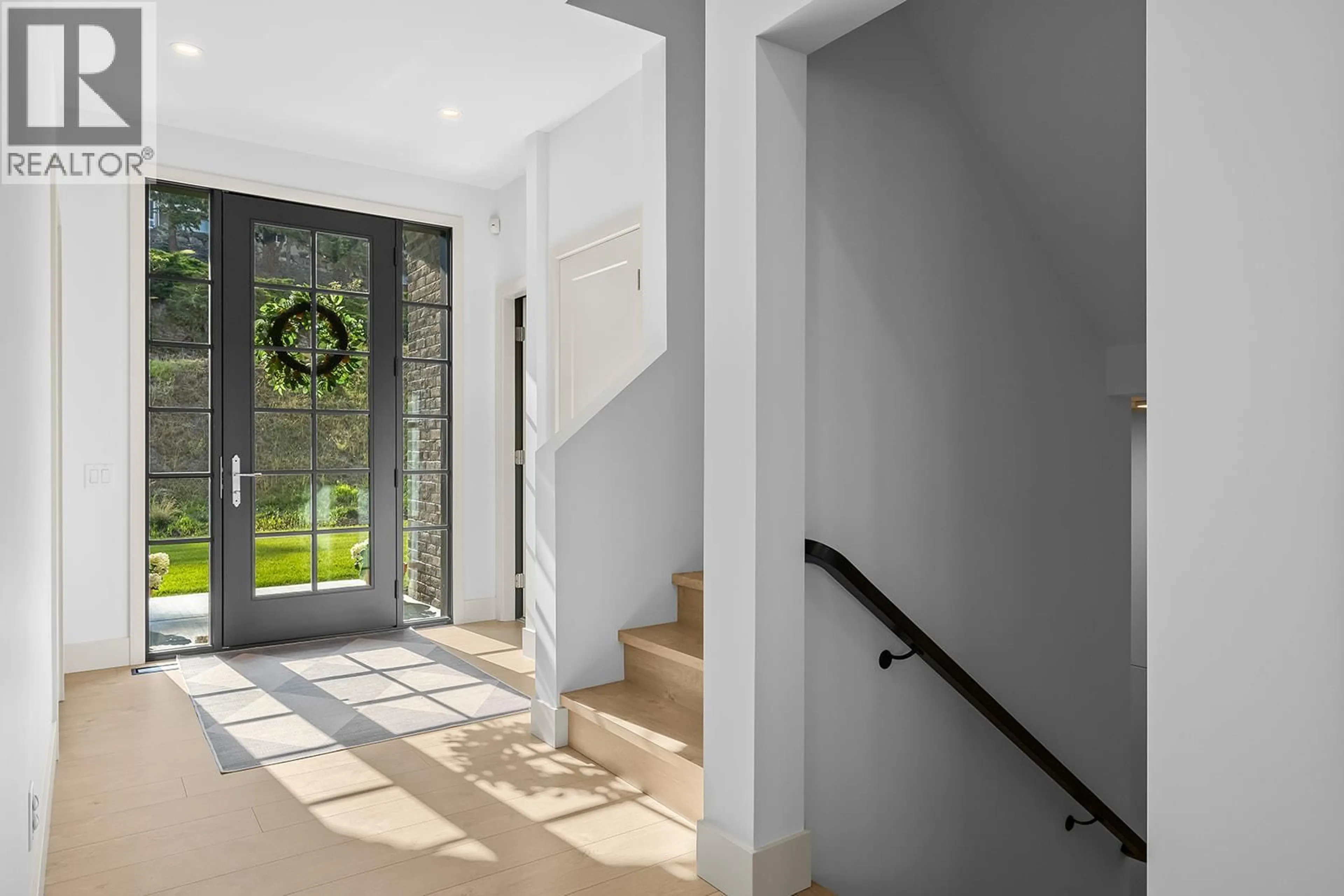 Indoor entryway for 1547 MCNAUGHTON ROAD, West Kelowna British Columbia V1Z2S2