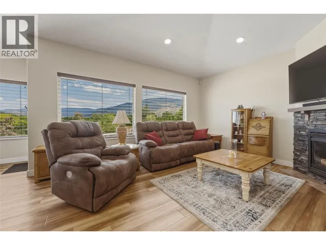 11 - 124 SARSONS ROAD, Vernon 5